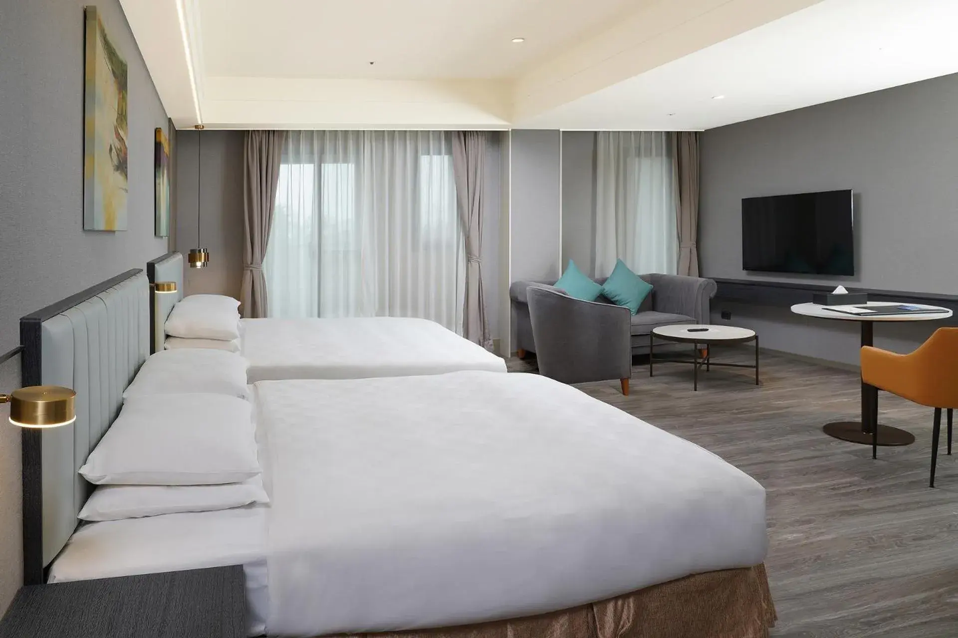 Bed in E-DA Skylark Hotel