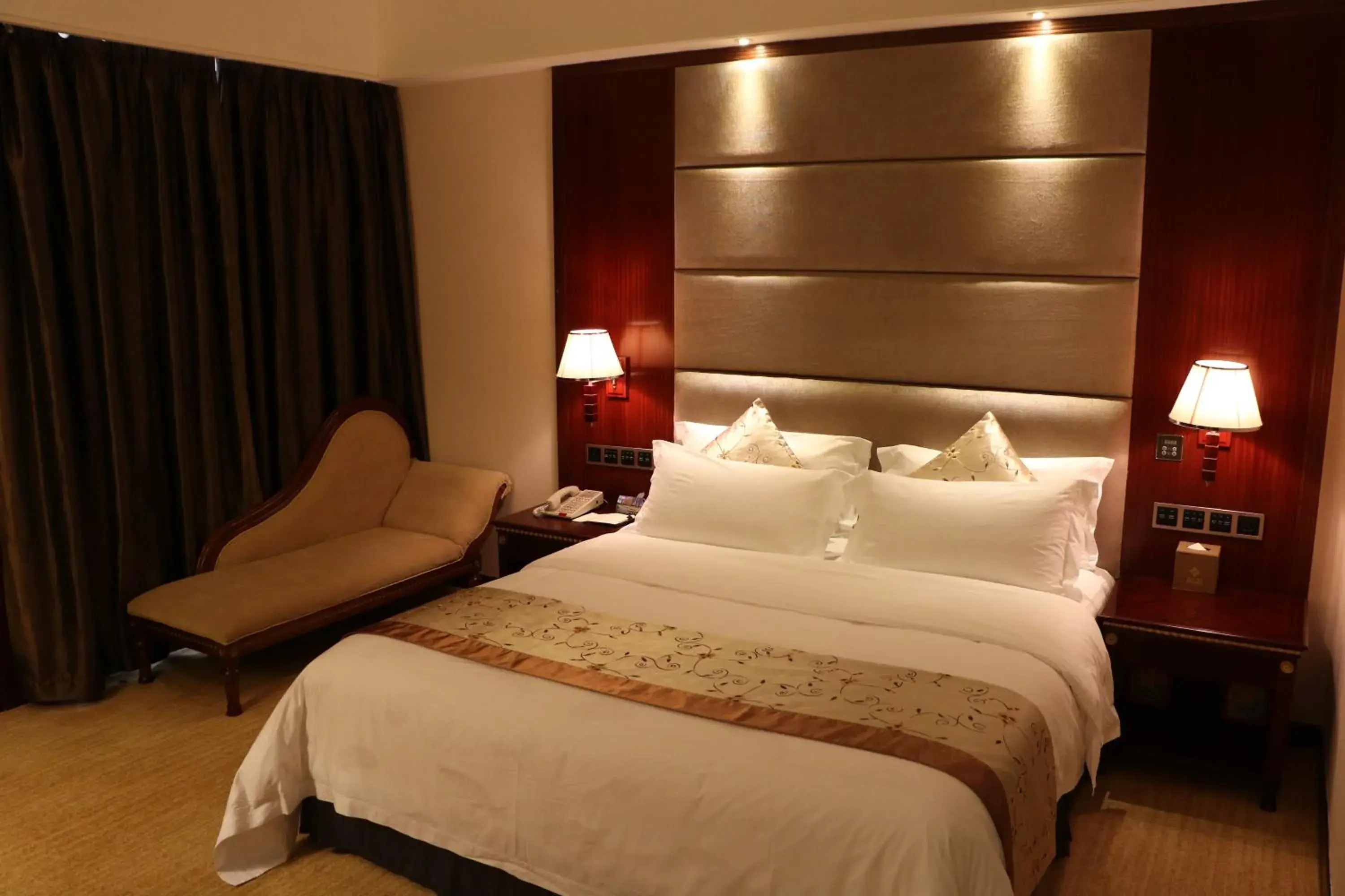 River view, Bed in Rongjiang Hotel