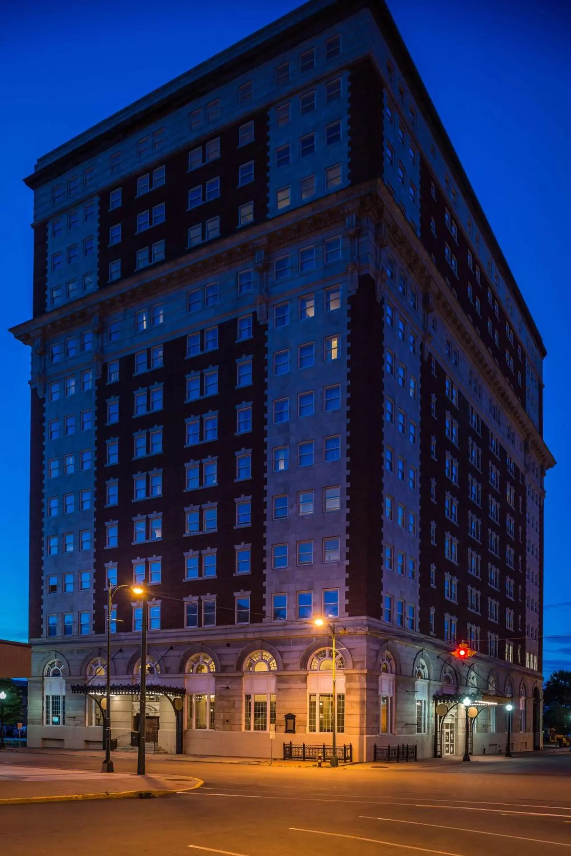 Property Building in DoubleTree by Hilton Utica