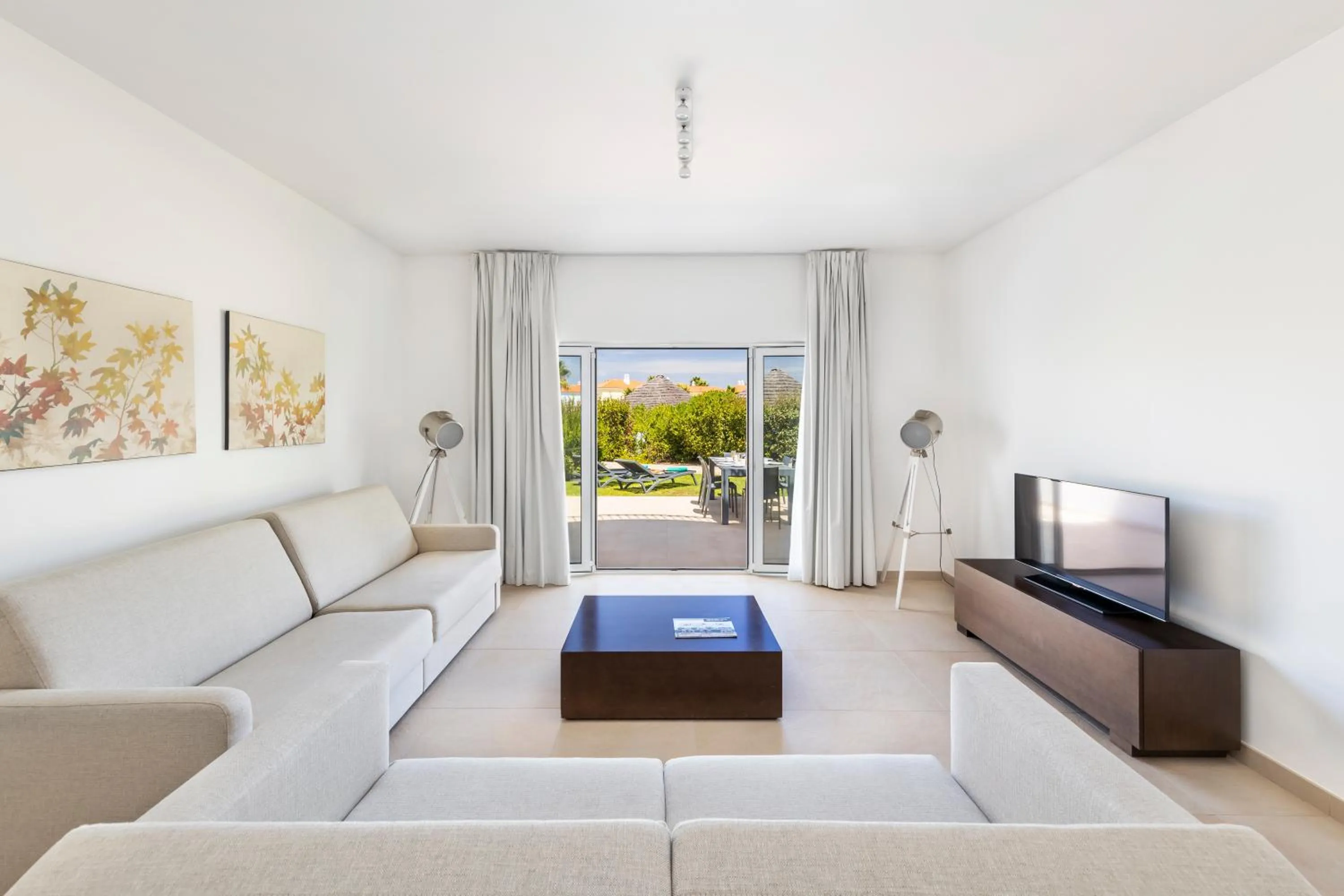 TV and multimedia in Eden Villas & Apartments