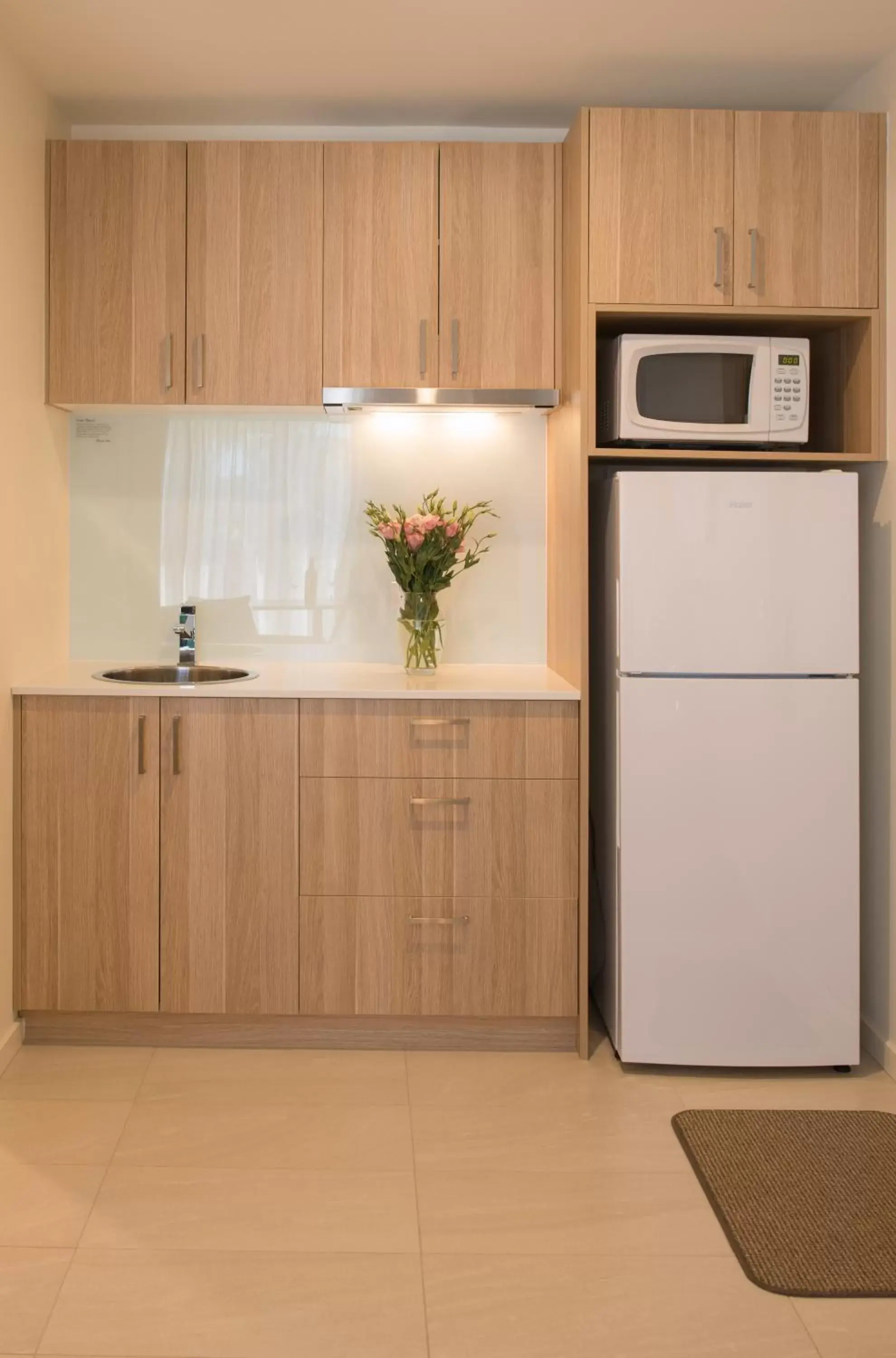 Kitchen or kitchenette, Kitchen/Kitchenette in Boathouse Resort Studios and Suites