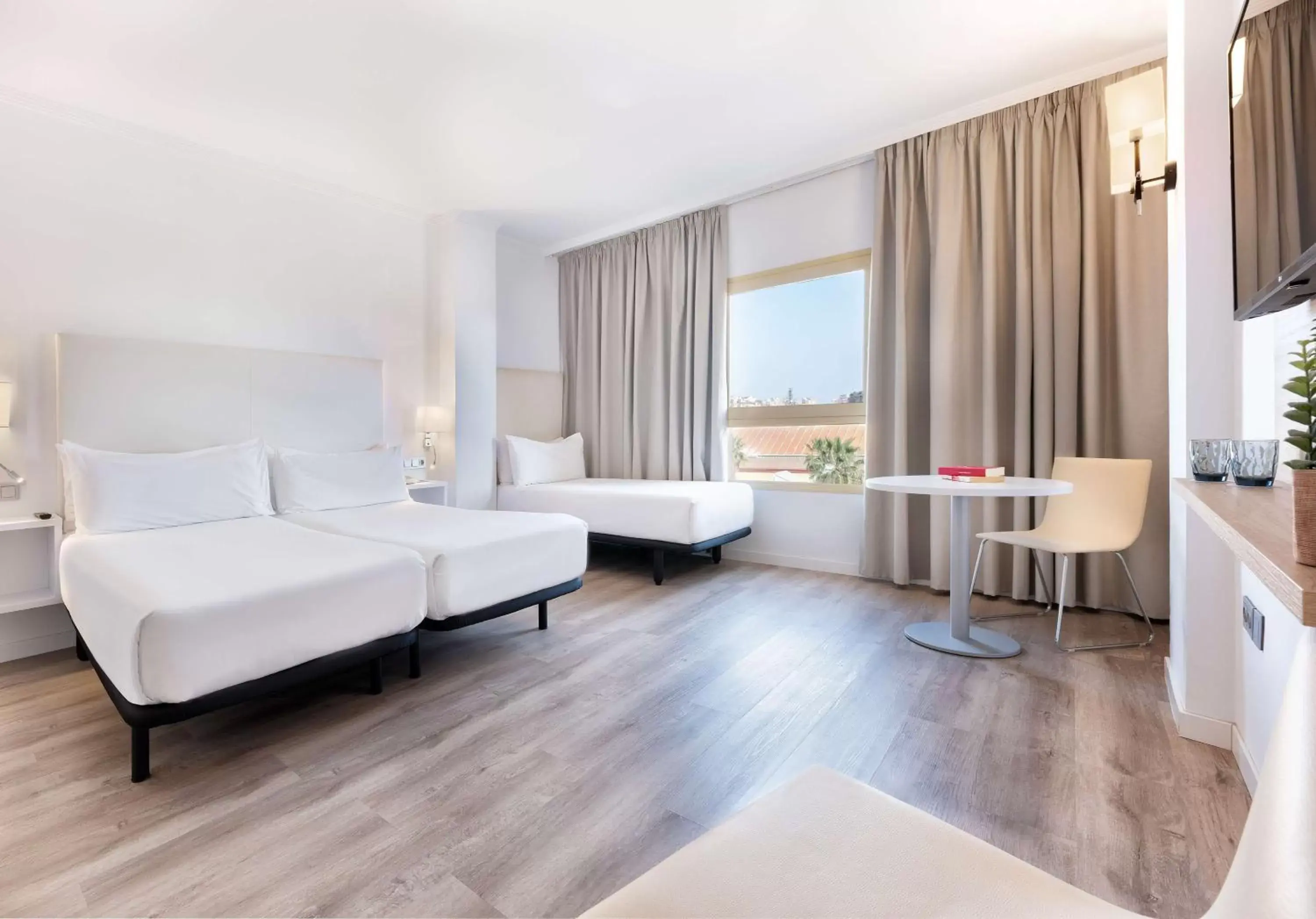 Bedroom, Seating Area in Hotel Melilla Puerto, Affiliated by Meliá