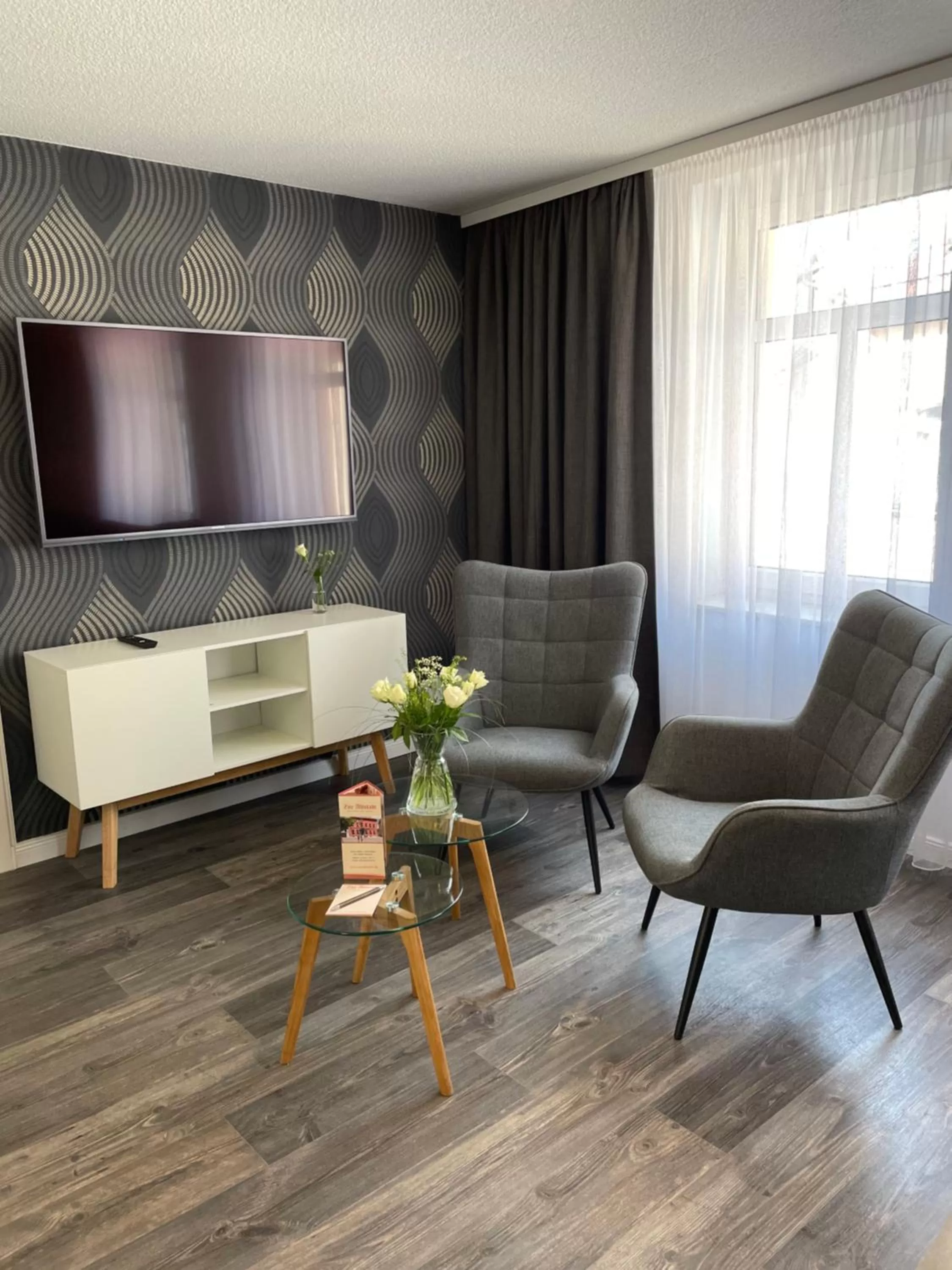 Seating area in "Zur Altstadt - Am Fuße der Osterburg" Gaststätte, Pension, FEWO