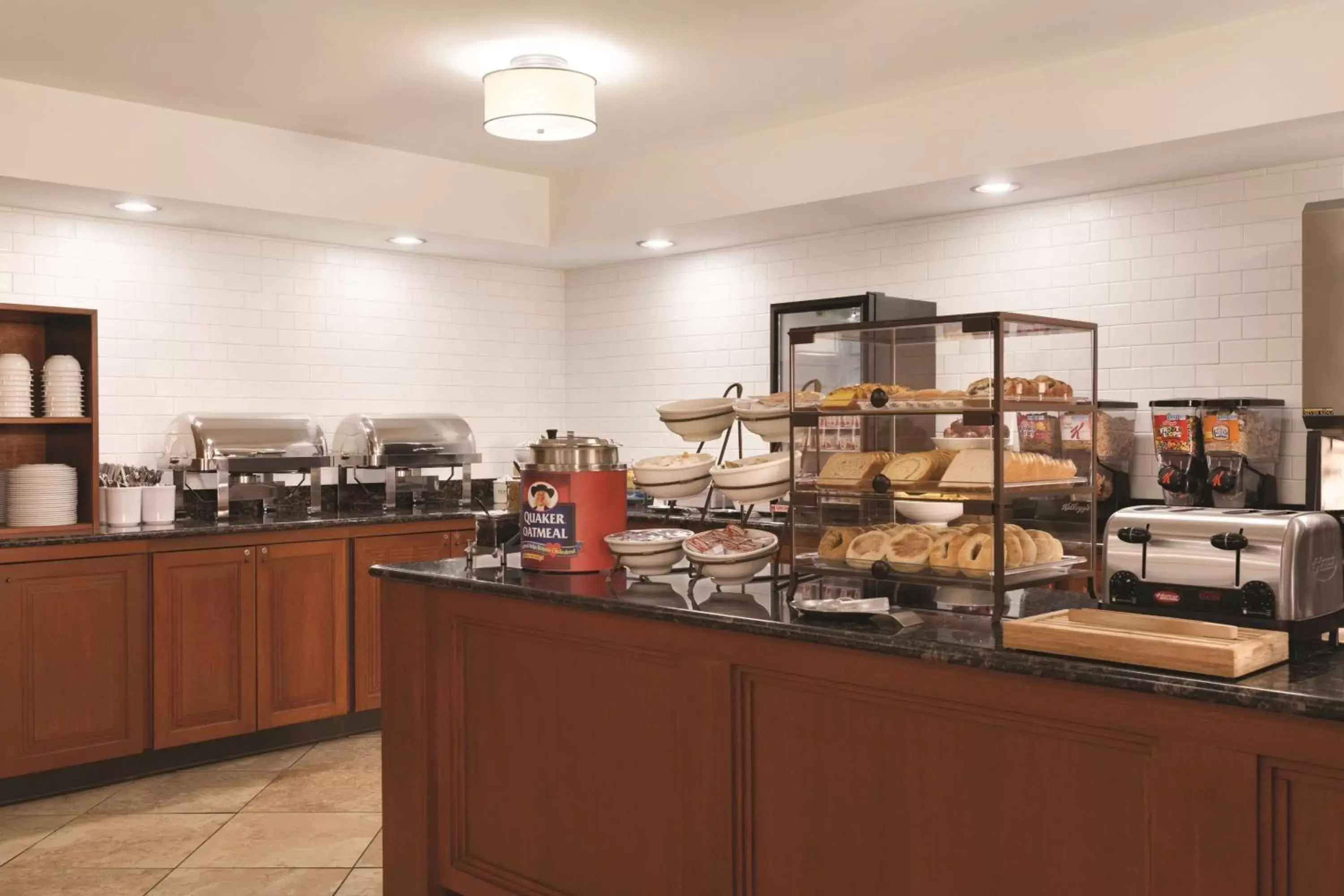 Restaurant/Places to Eat in Country Inn & Suites by Radisson, Traverse City, MI