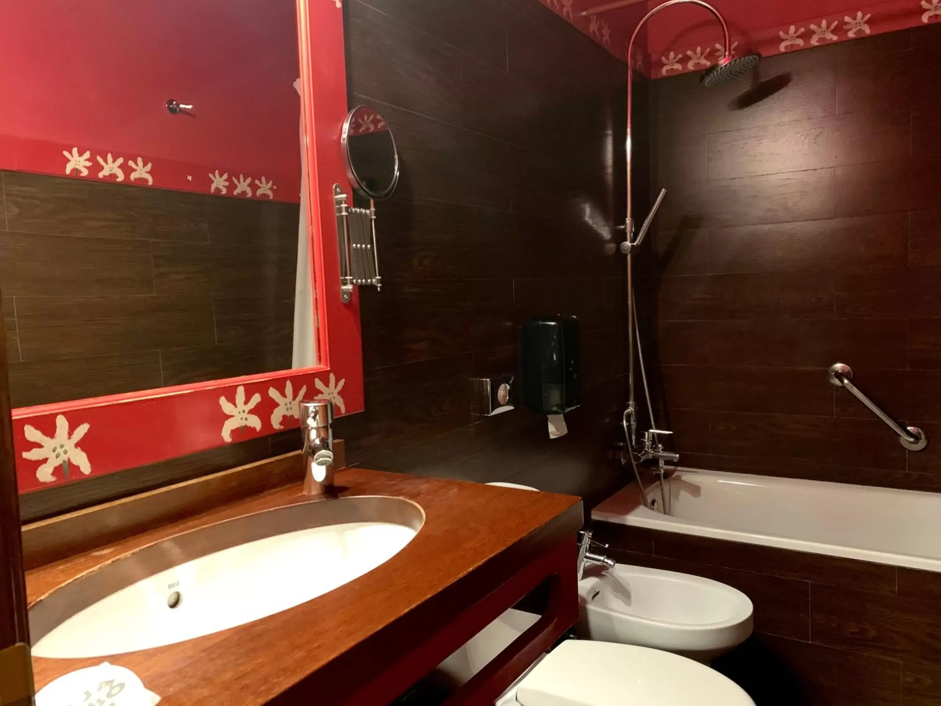 Bathroom in Hotel Aran La Abuela
