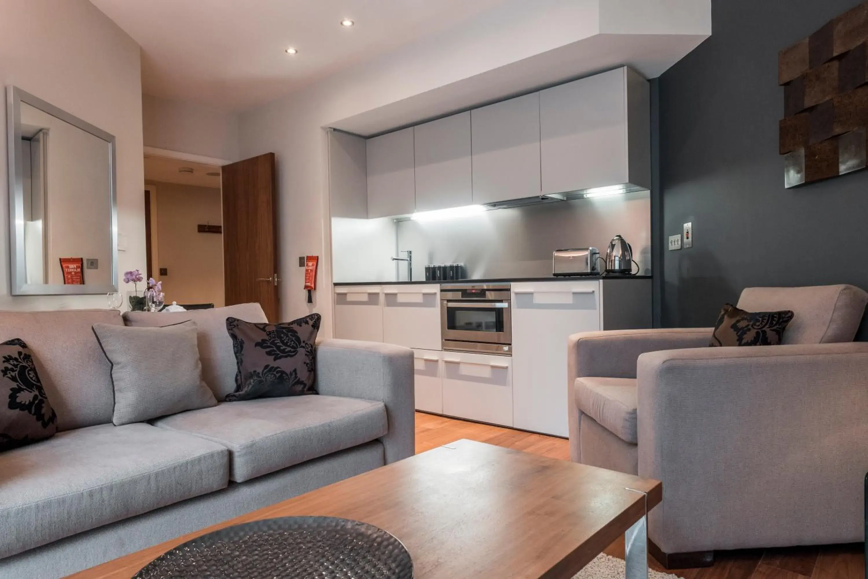 Kitchen or kitchenette, Seating Area in The Chambers