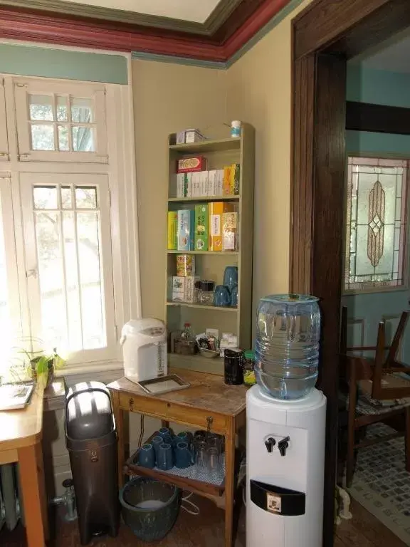 Dining area in Downtown Bed and Breakfast