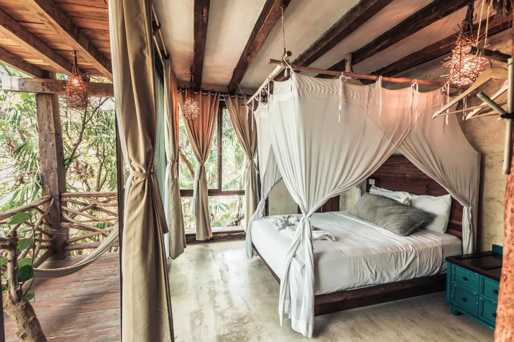 Bed in Hidden Treehouse Tulum Eco-Hotel