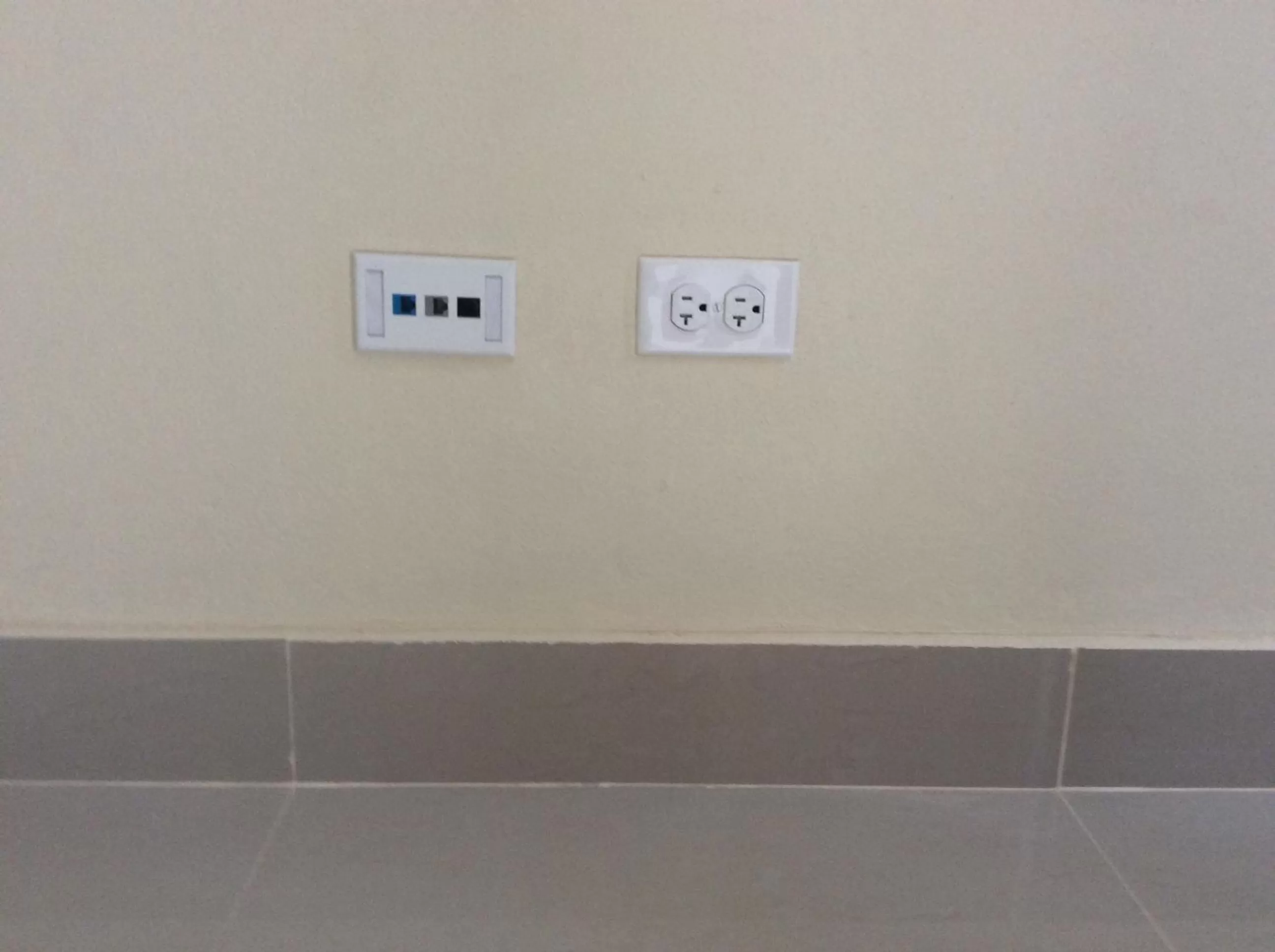 Area and facilities in Airport X Managua