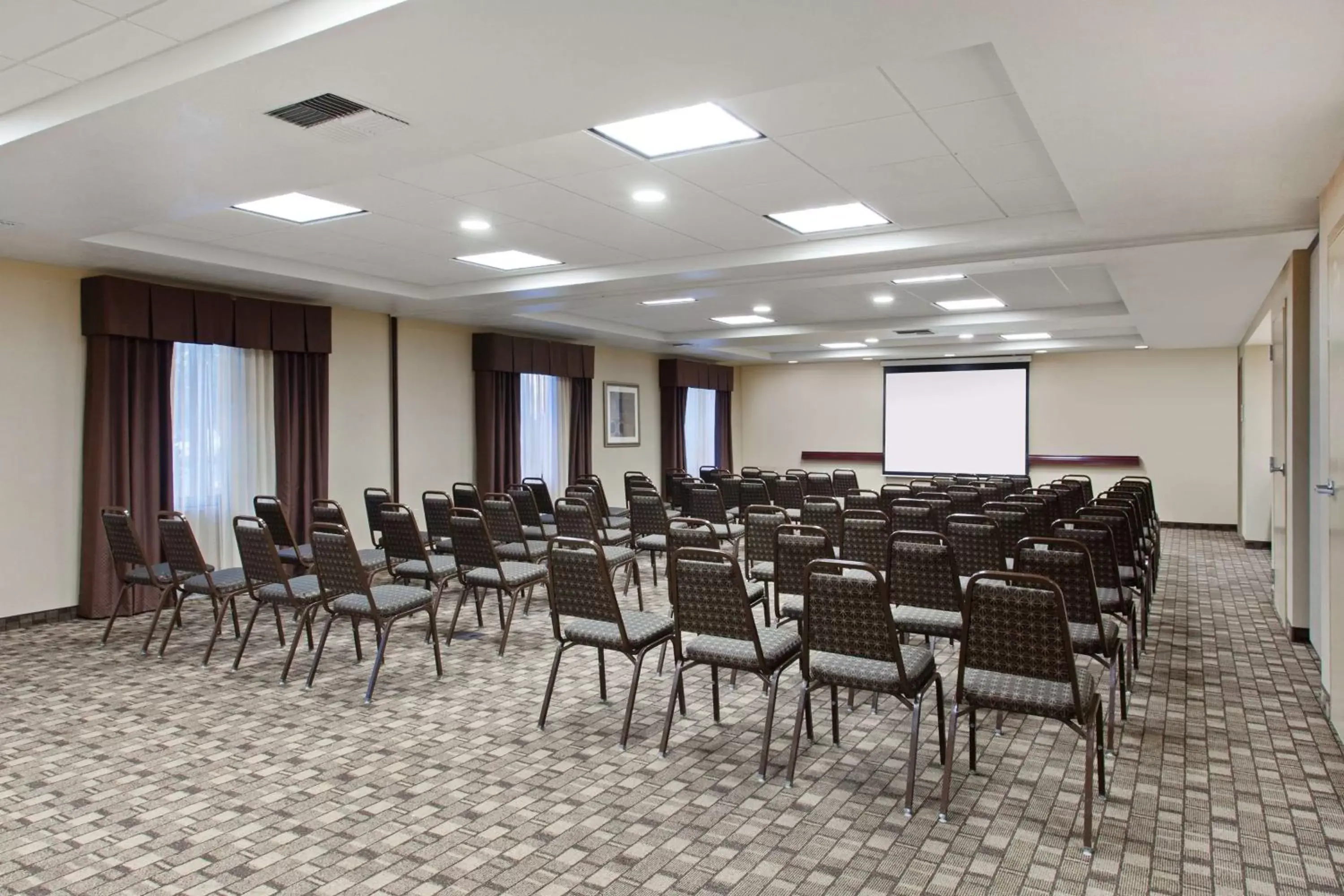 Meeting/conference room in Hampton Inn & Suites Oakland Airport-Alameda