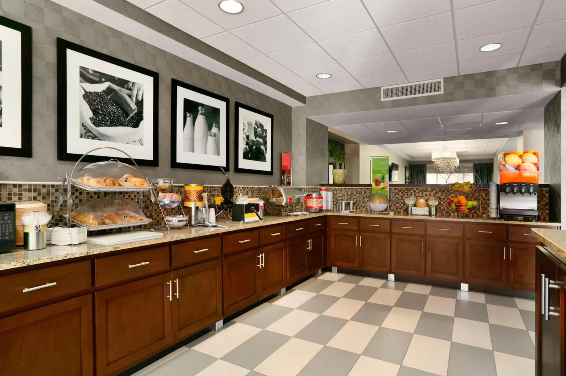 Dining area, Restaurant/Places to Eat in Hampton Inn Huntsville-Madison