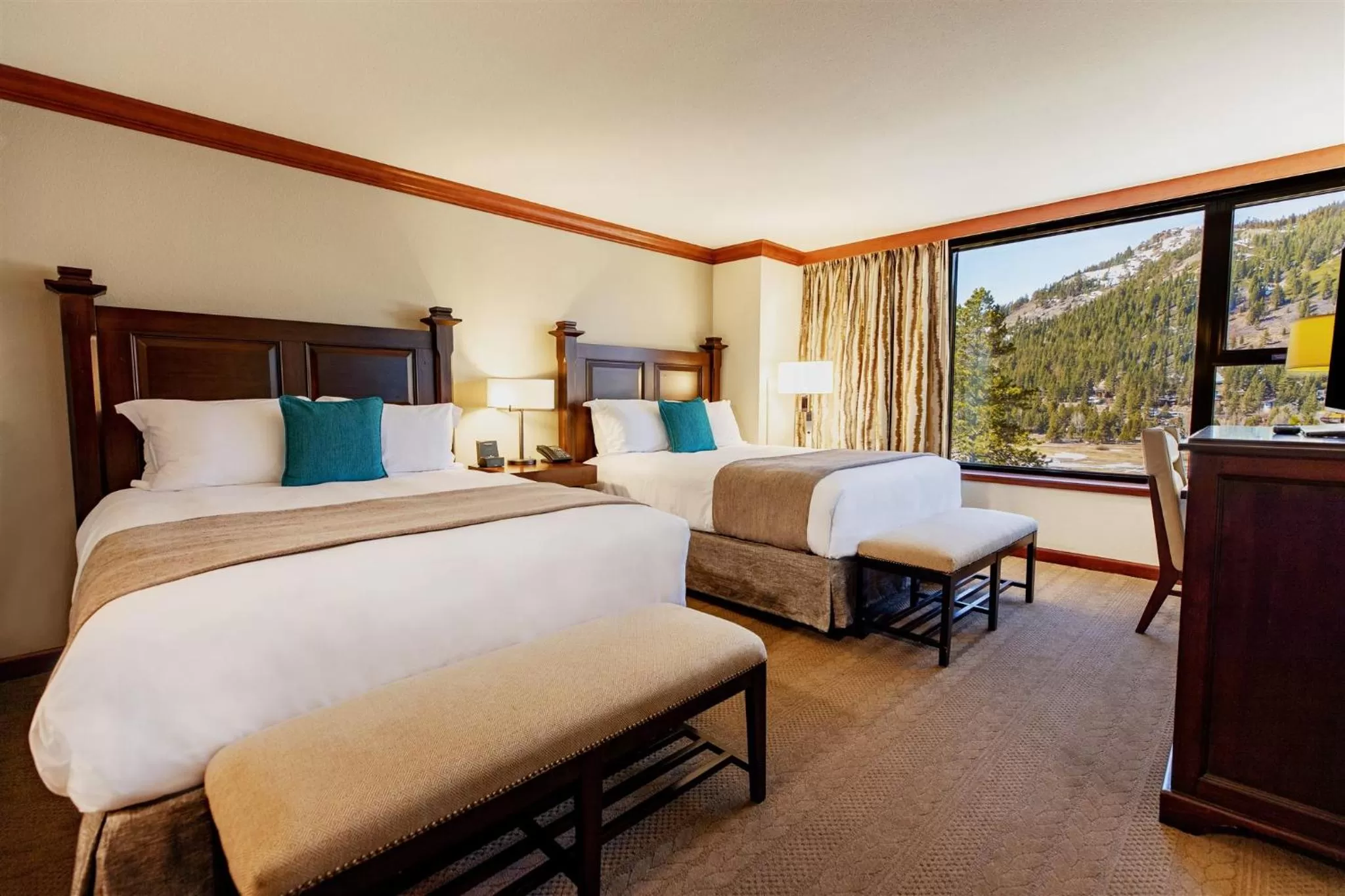 Bed in Everline Resort and Spa, Lake Tahoe