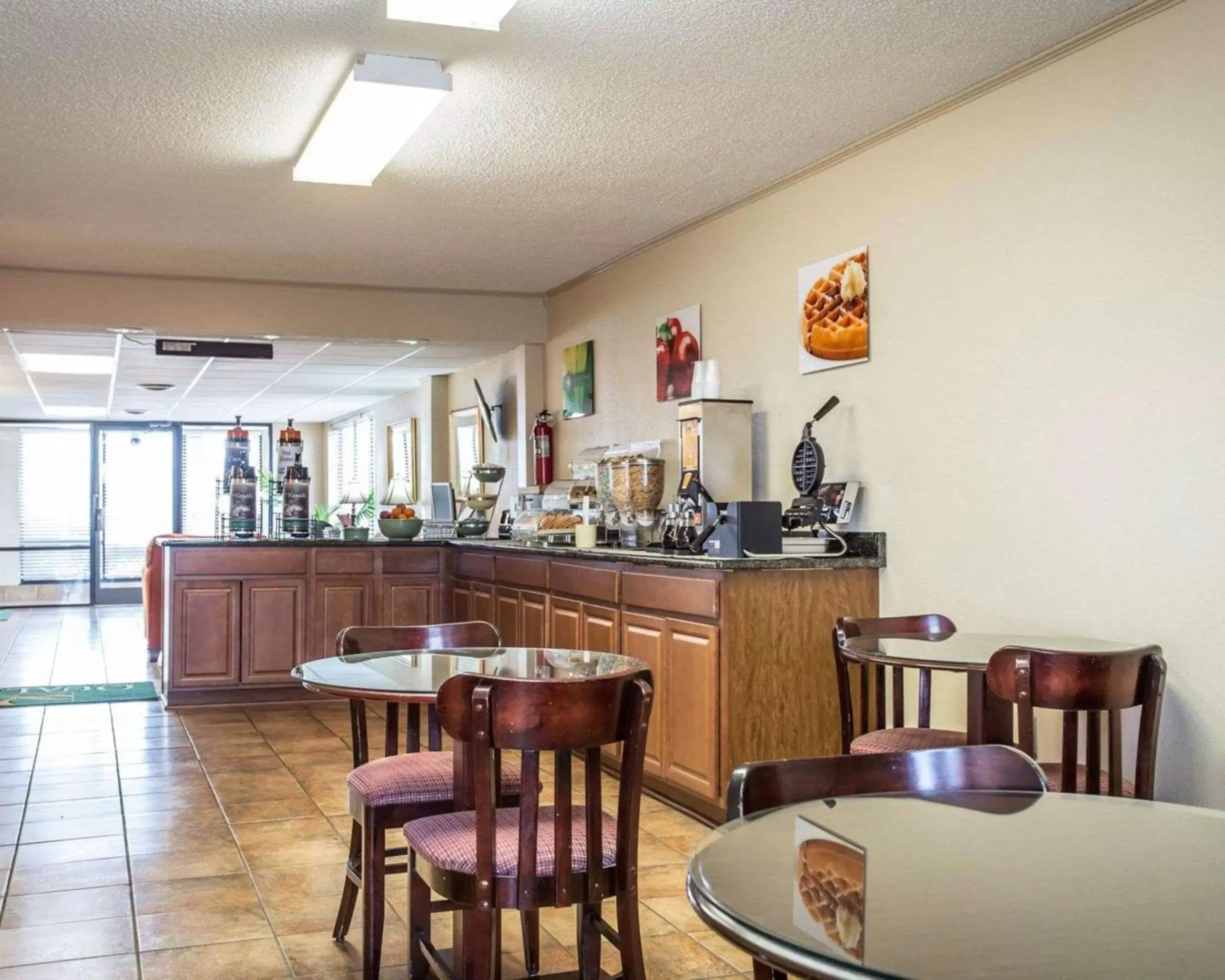 Restaurant/Places to Eat in Quality Inn & Suites Monroe