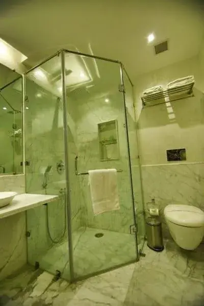 Bathroom in Hotel JRD Exotica