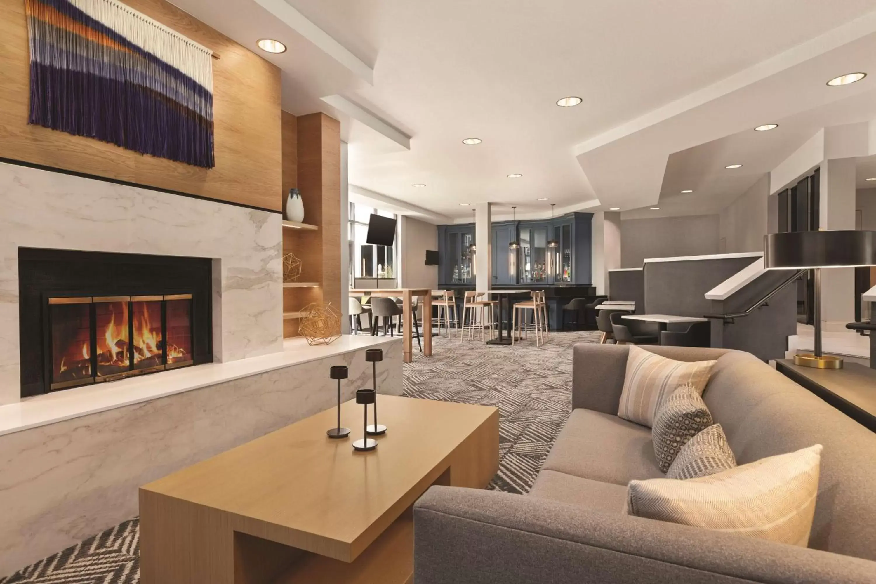 Lobby or reception, Seating Area in Radisson Hotel Sunnyvale - Silicon Valley