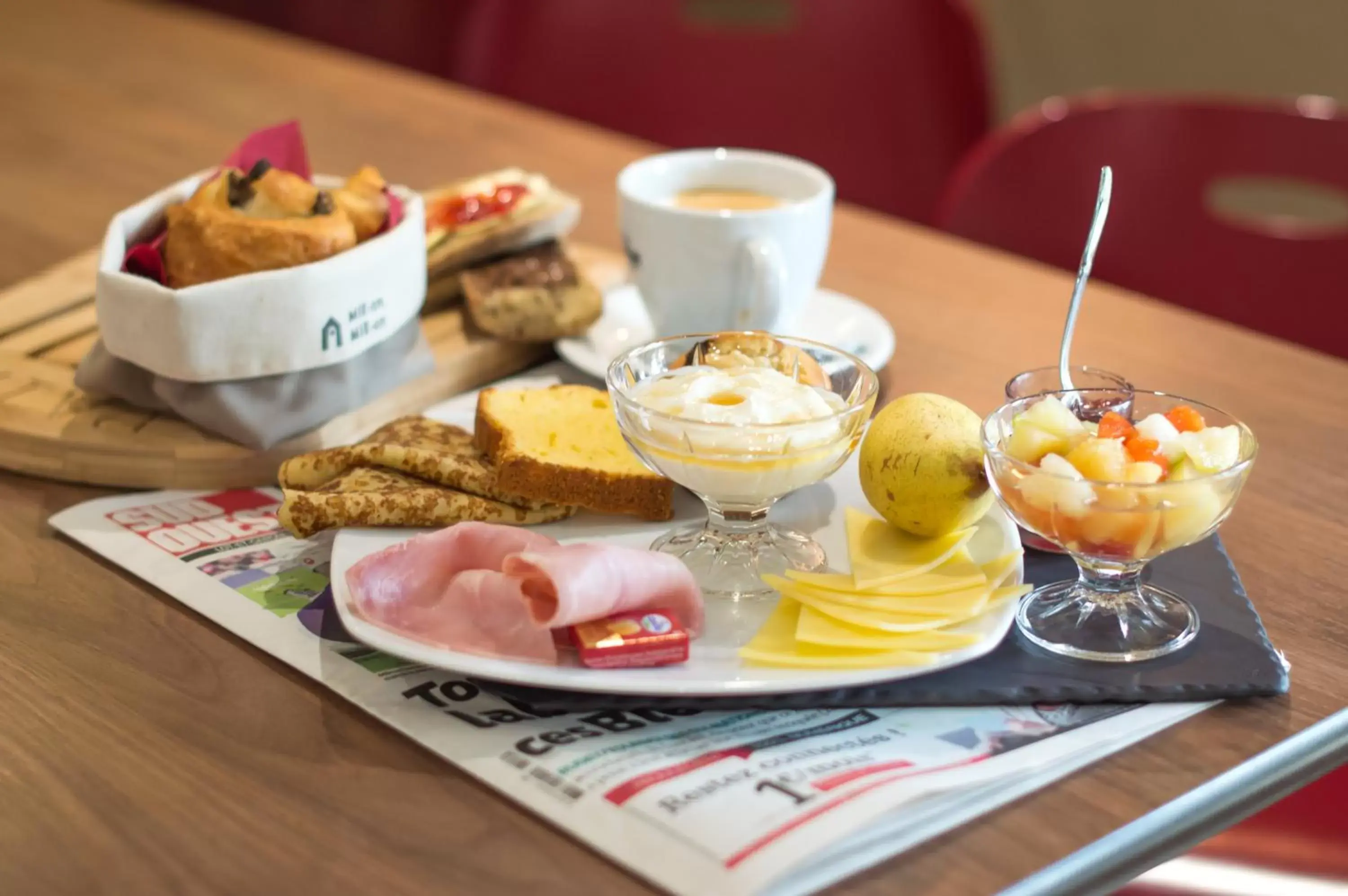 Buffet breakfast in Campanile Villeneuve-Sur-Lot