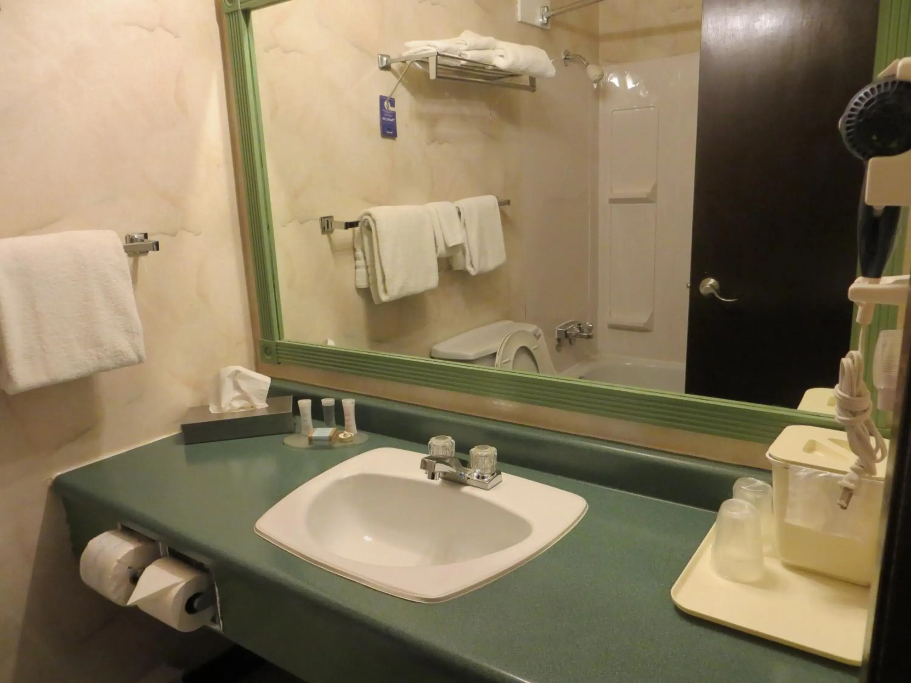 Bathroom in Travelodge by Wyndham Hope