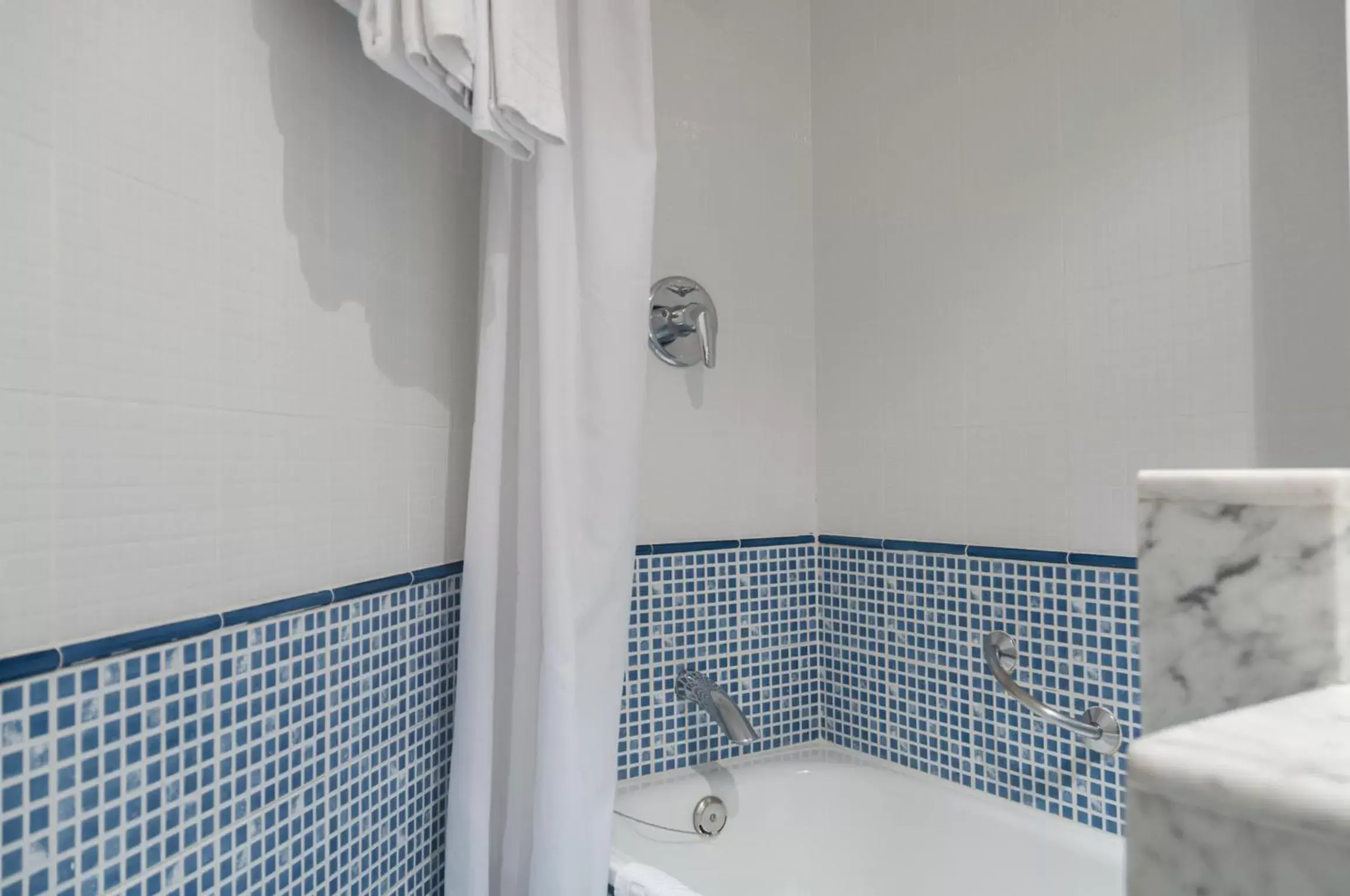 Bathroom in Aparthotel Atenea Calabria