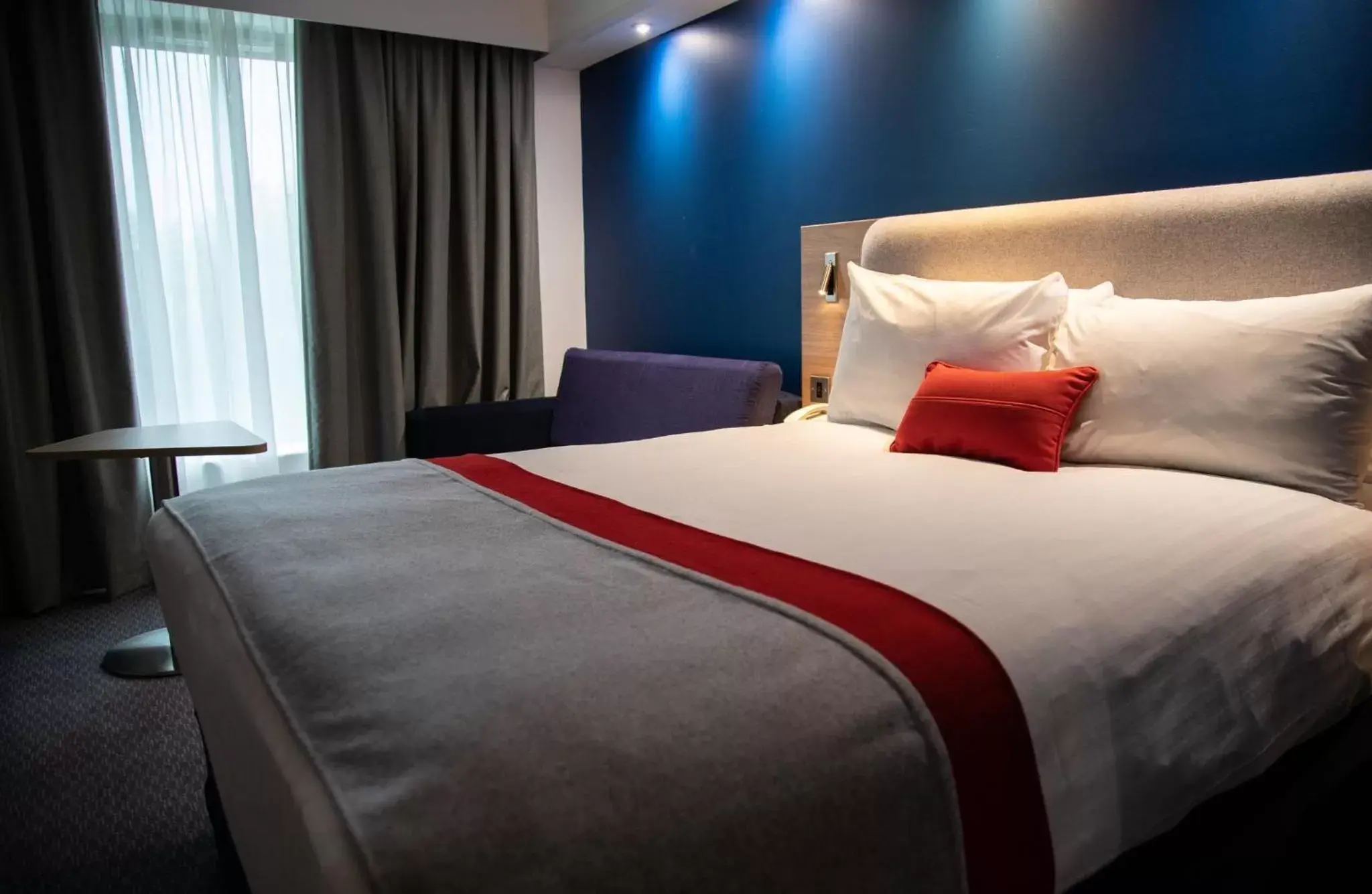 Photo of the whole room, Bed in Holiday Inn Express London Stansted Airport, an IHG Hotel
