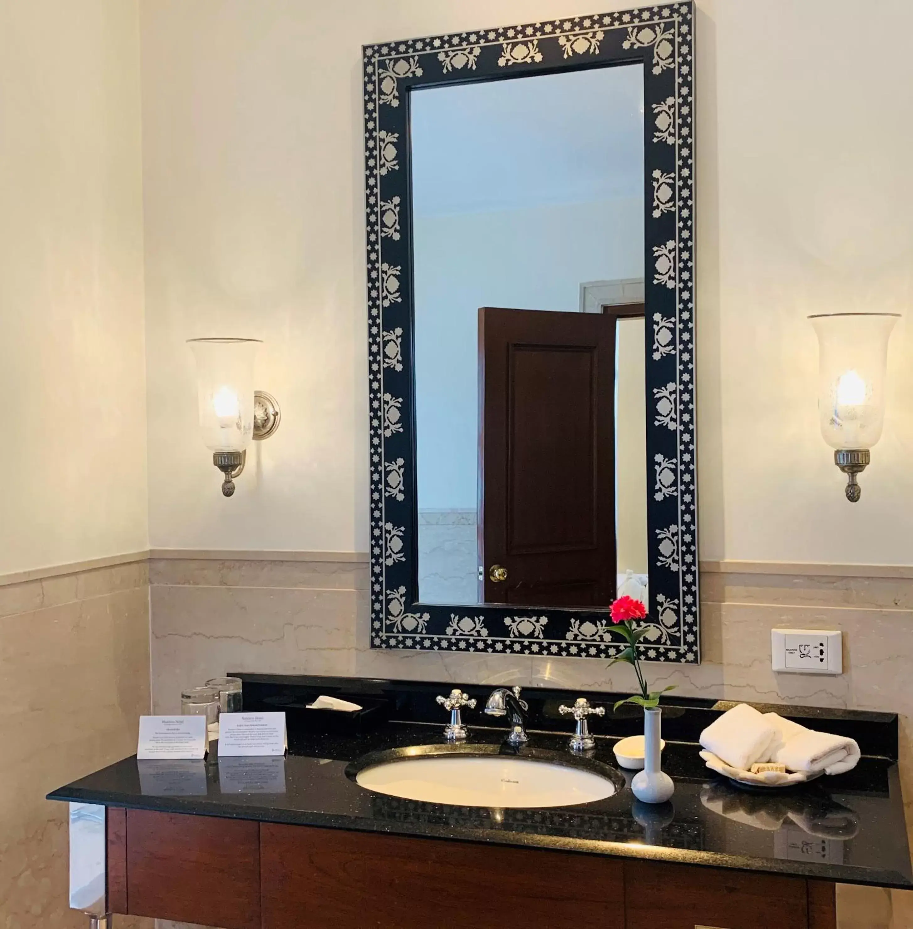 Bathroom in Maidens Hotel New Delhi