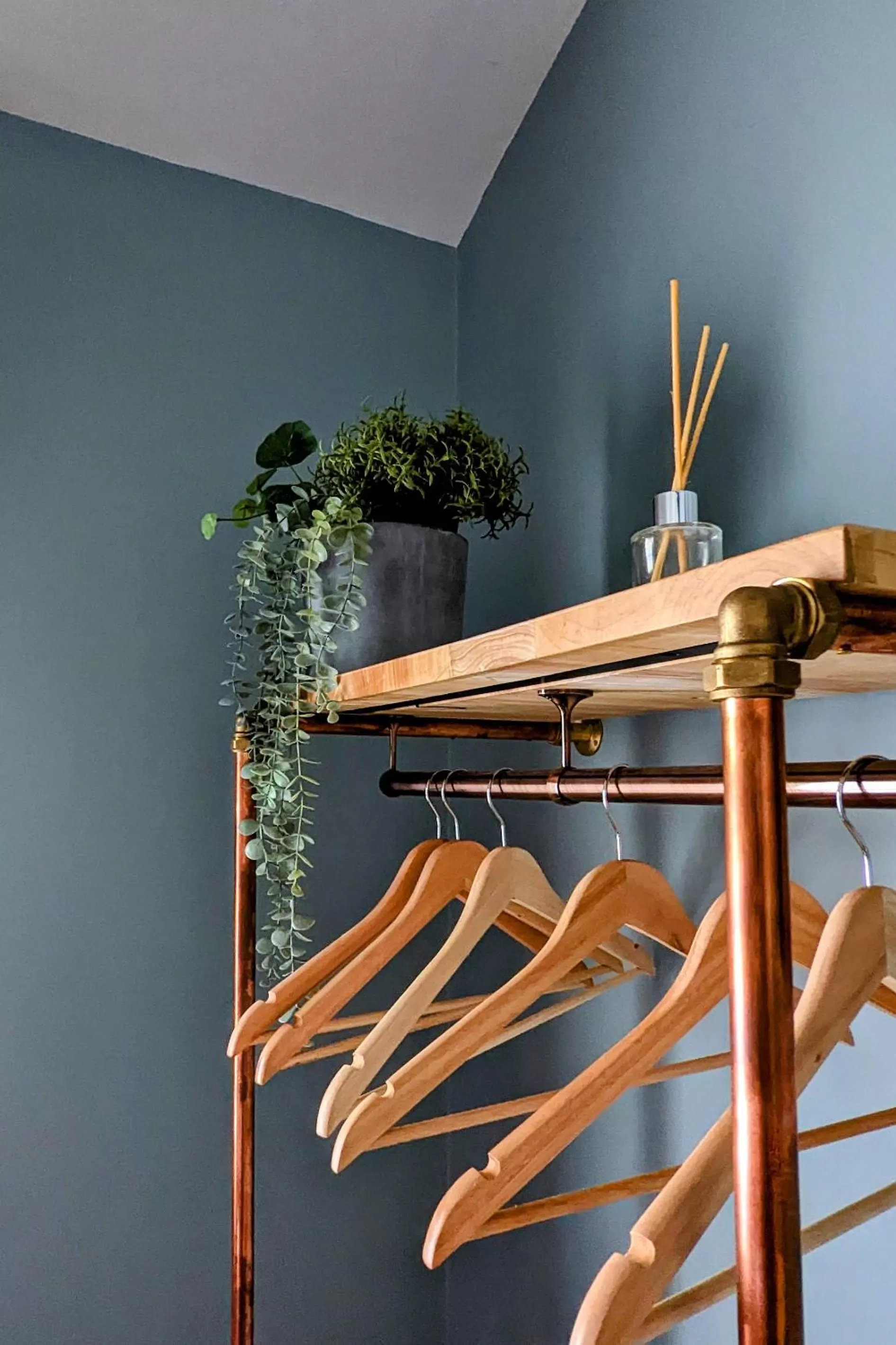 wardrobe in Banks Bed & Continental Breakfast