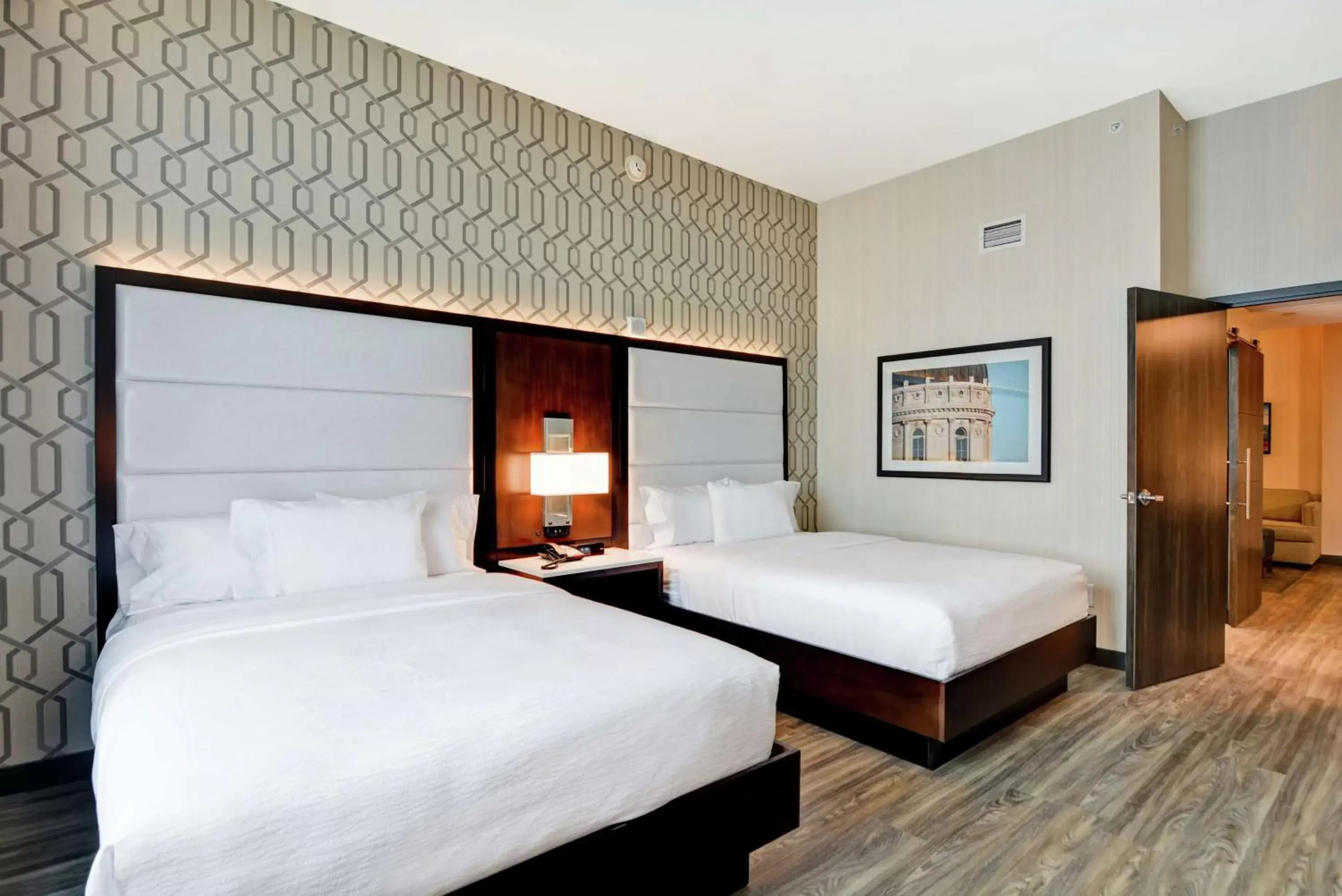 Living room, Bed in Embassy Suites By Hilton Plainfield Indianapolis Airport