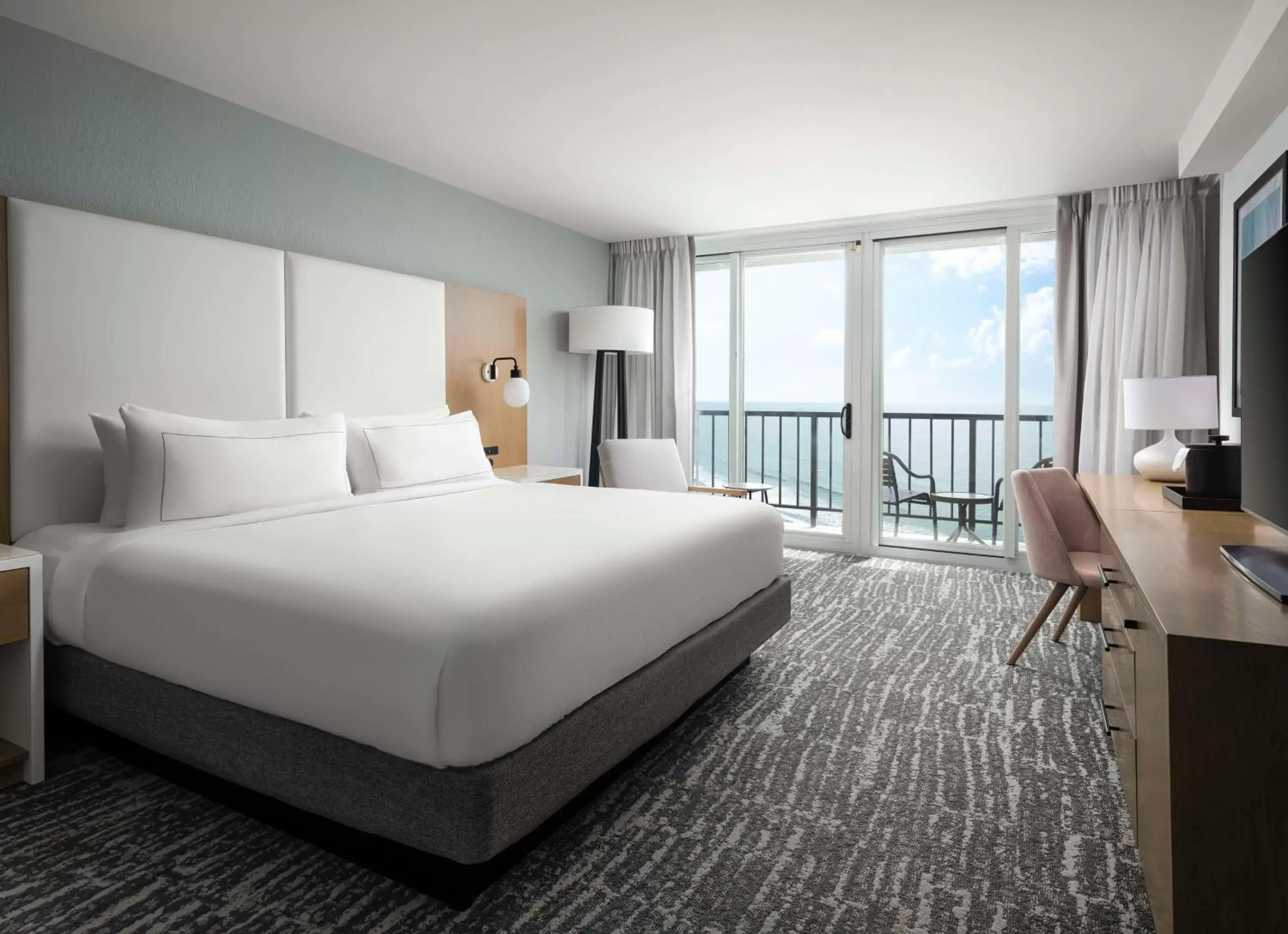 Bed in Hilton Myrtle Beach Resort