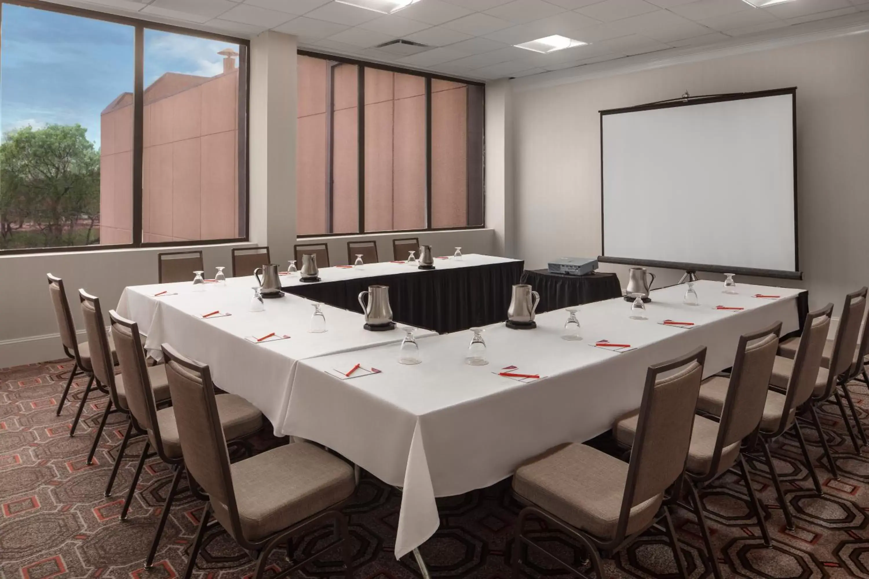 Meeting/conference room in Crowne Plaza Dallas Market Center, an IHG Hotel