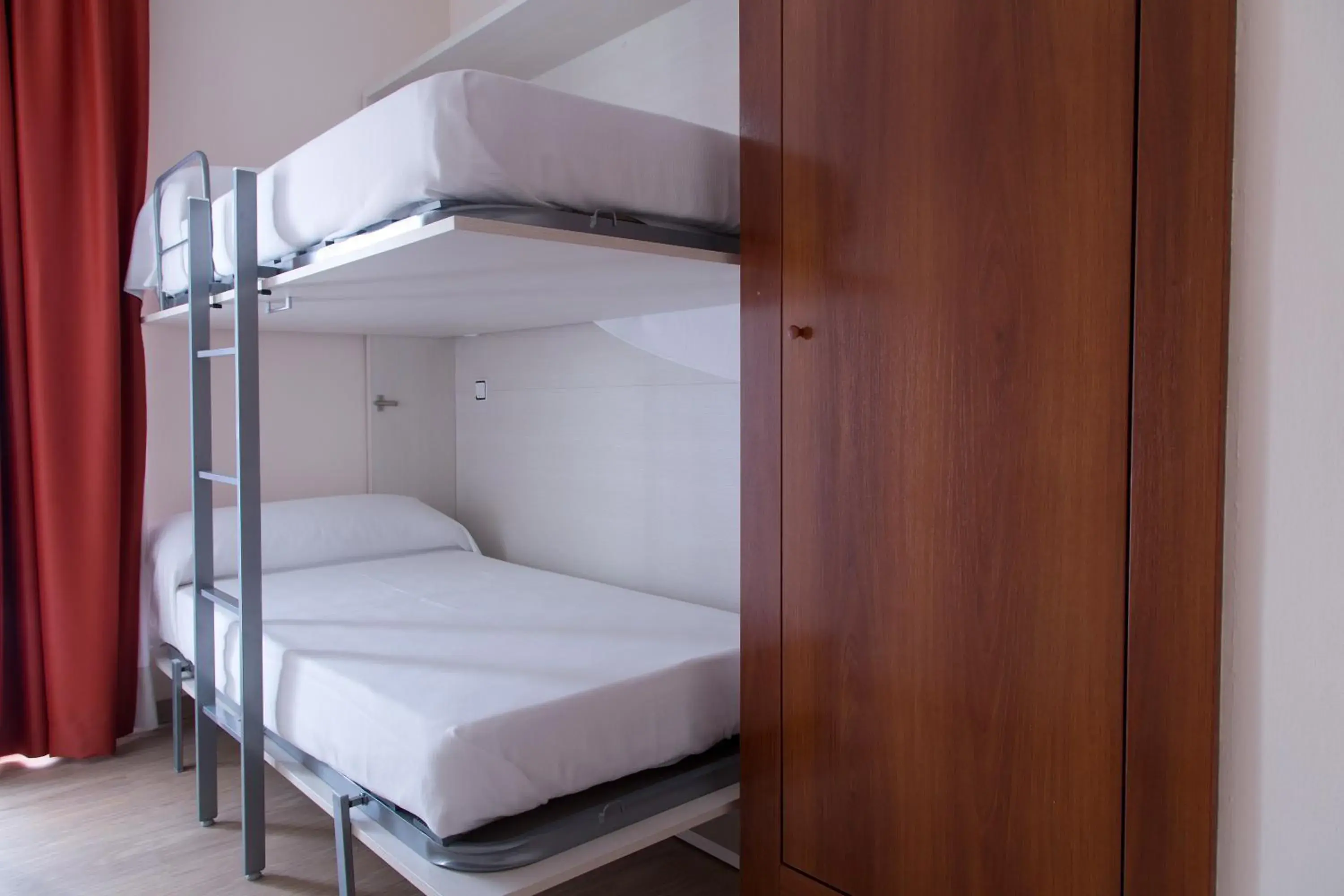 Bedroom, Bunk Bed in GHT Balmes, Hotel-Aparthotel&SPLASH