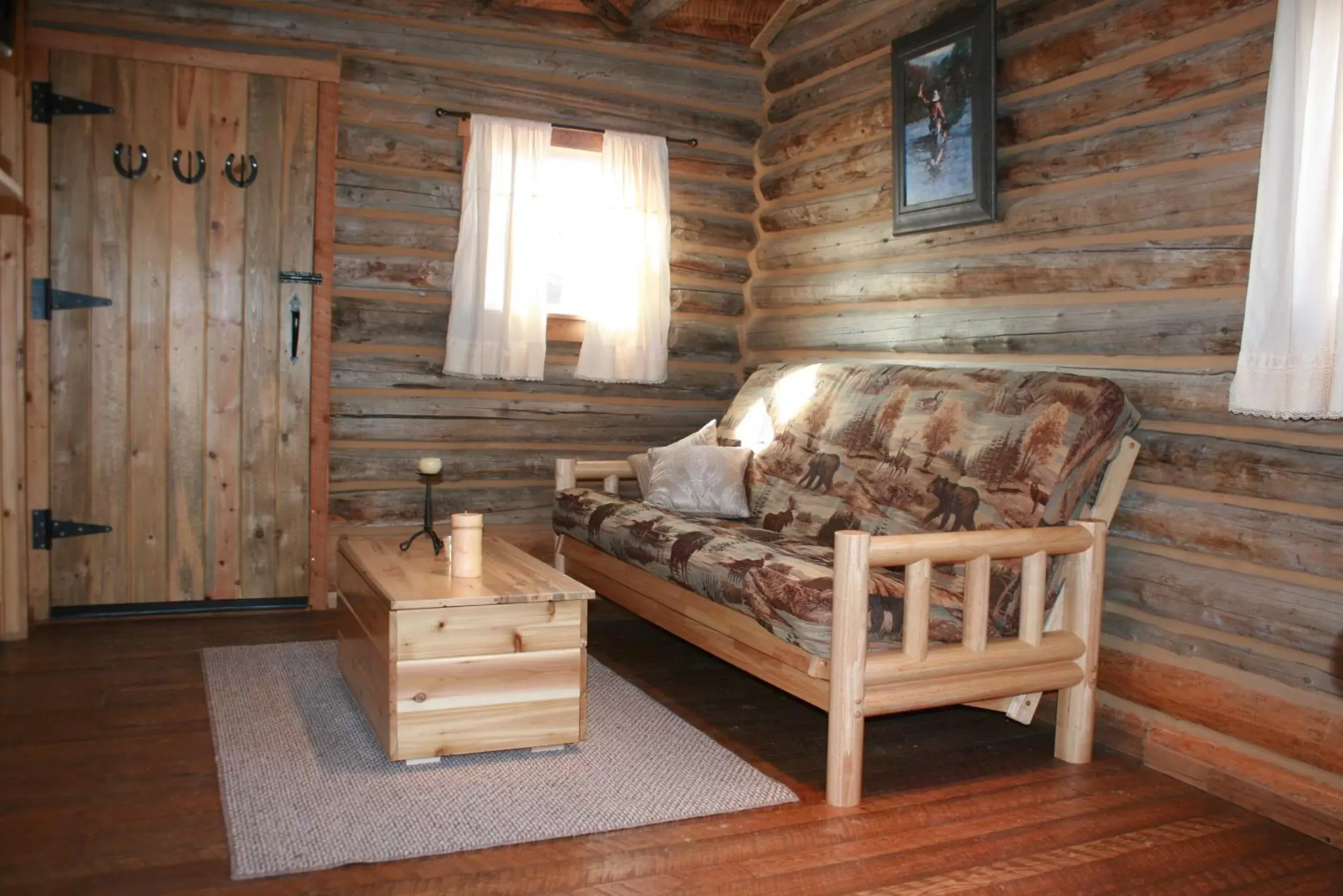 Living room, Seating Area in Sportsman Lodge Melrose MT