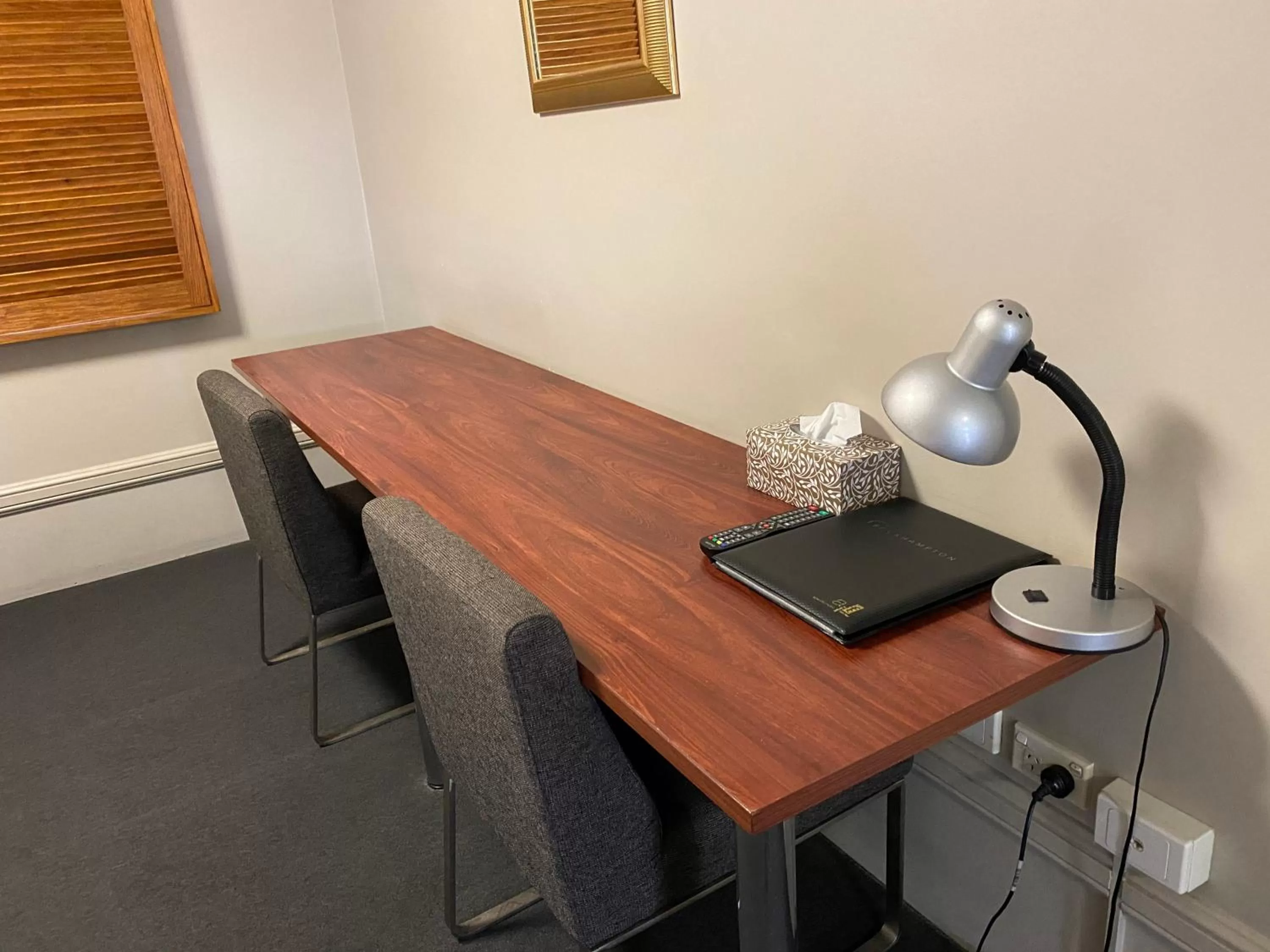 Cosmopolitan Motel & Serviced Apartments