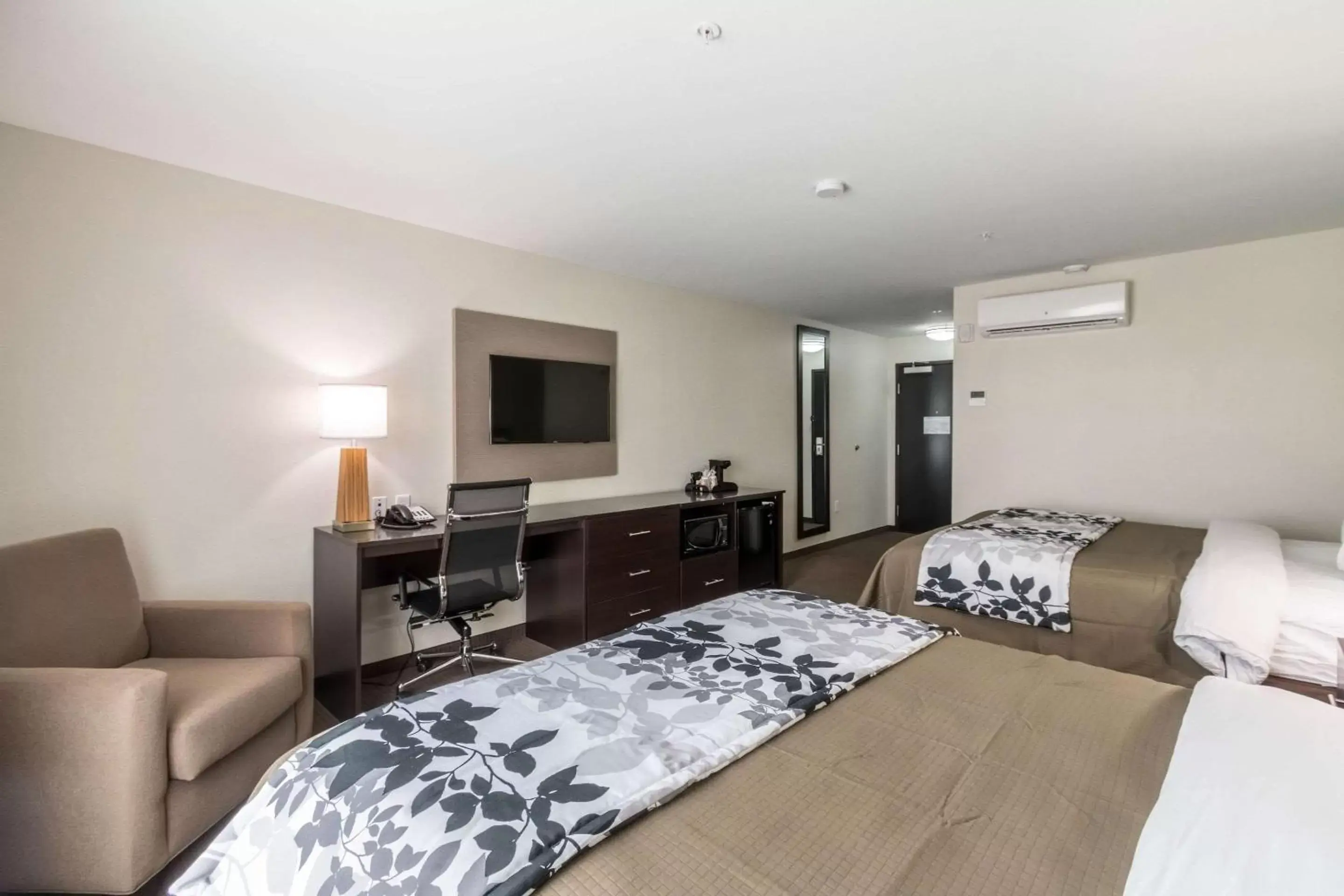 Photo of the whole room, Bed in Sleep Inn & Suites College Station near University Photo of the whole room, Bed in Sleep Inn & Suites College Station near University