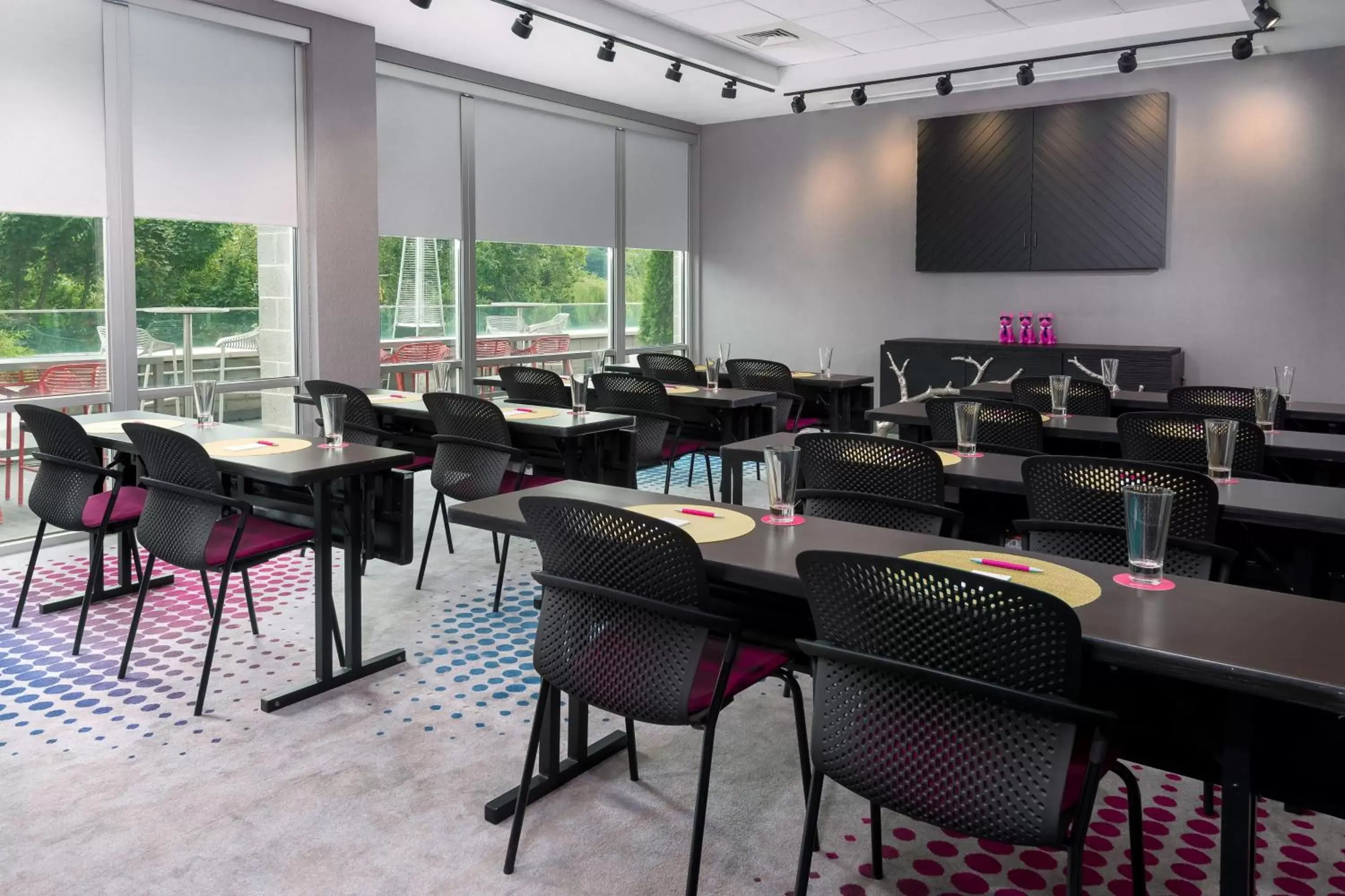 Meeting/conference room, Restaurant/Places to Eat in Aloft Asheville Downtown