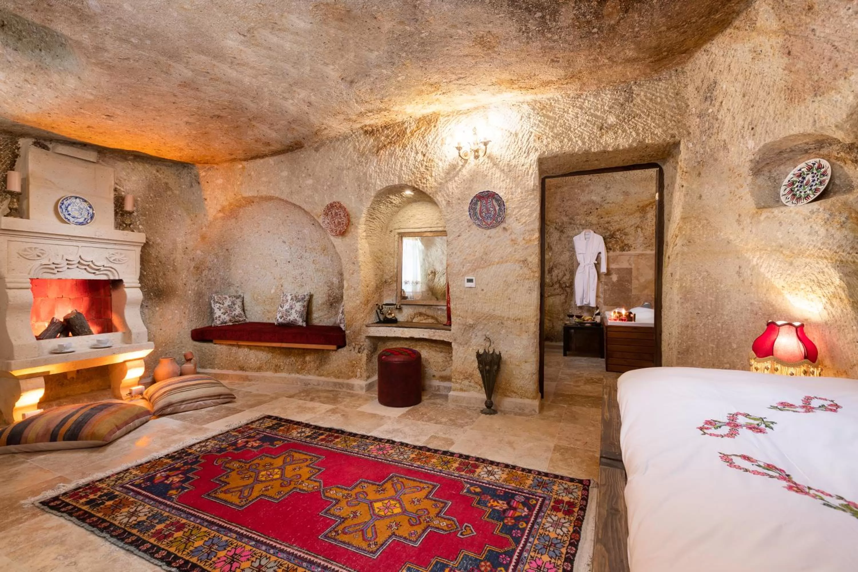 Photo of the whole room, Bed in Kayata Cave Suites Special Class