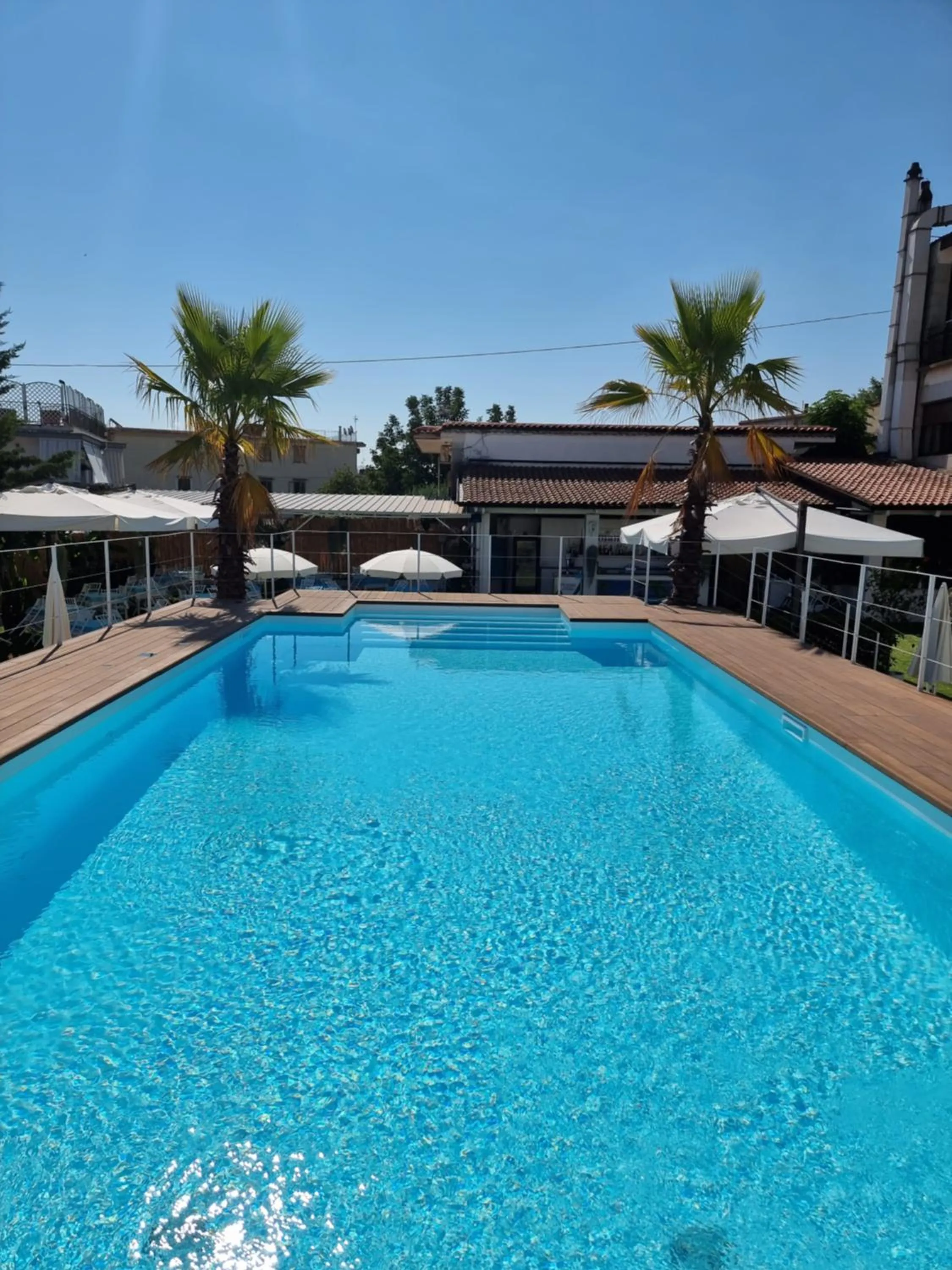 Swimming pool in Ranch Palace Hotel