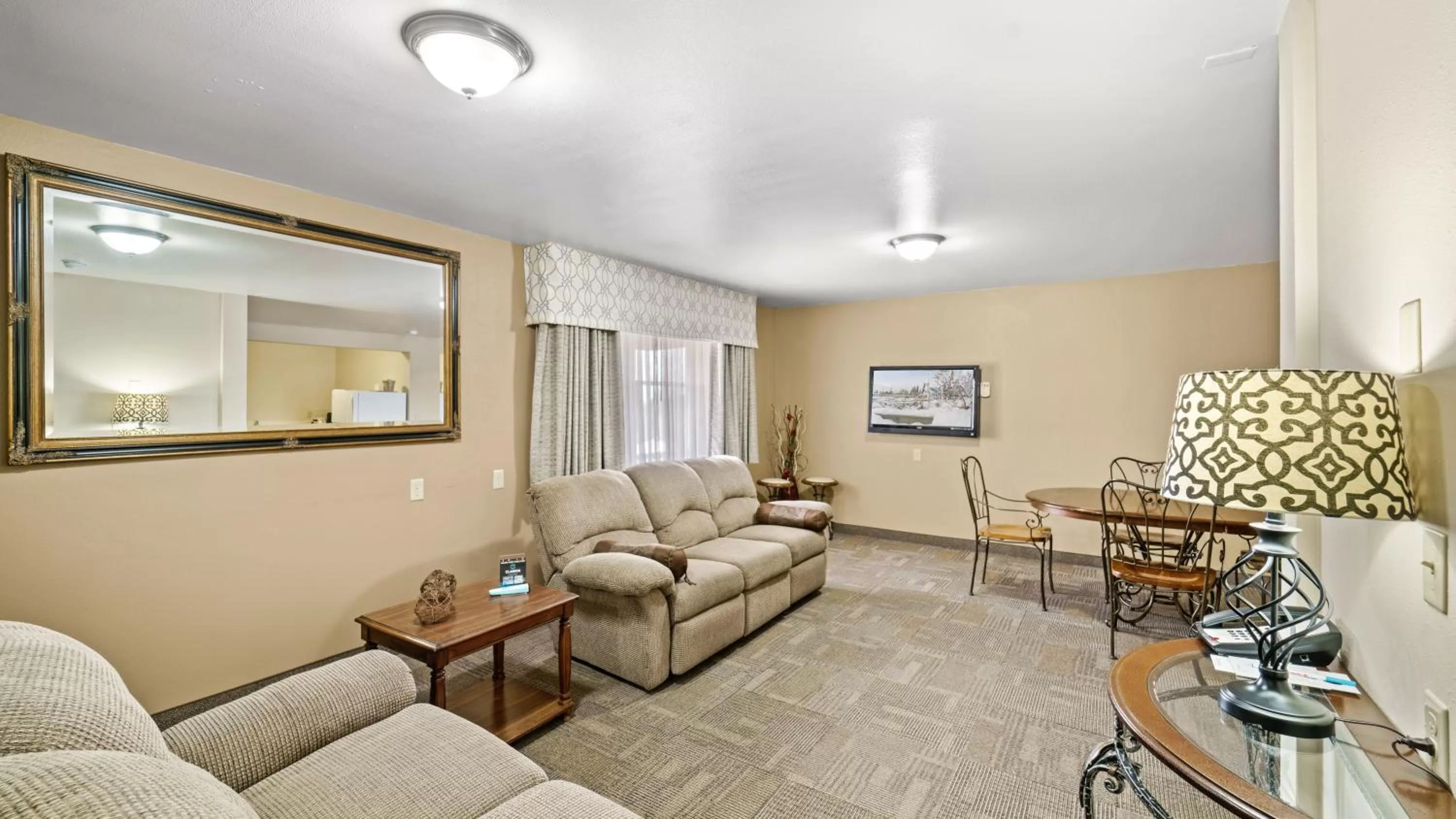 Living room in Clarion Hotel & Suites Fairbanks near Ft Wainwright