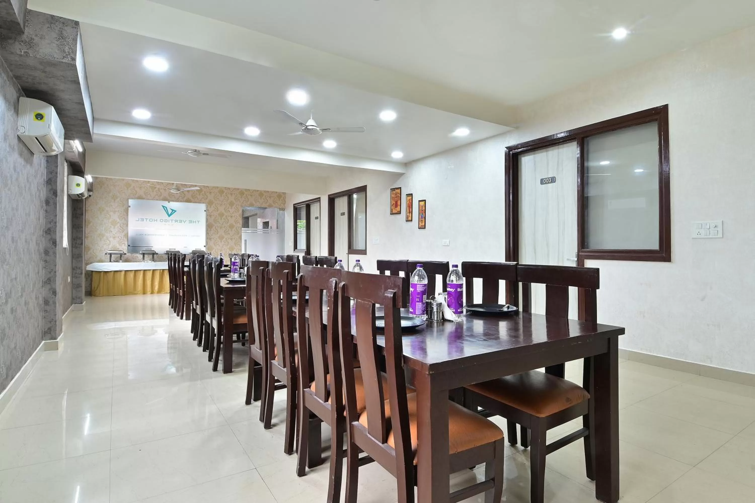 Dining area, Restaurant/Places to Eat in The Vertigo