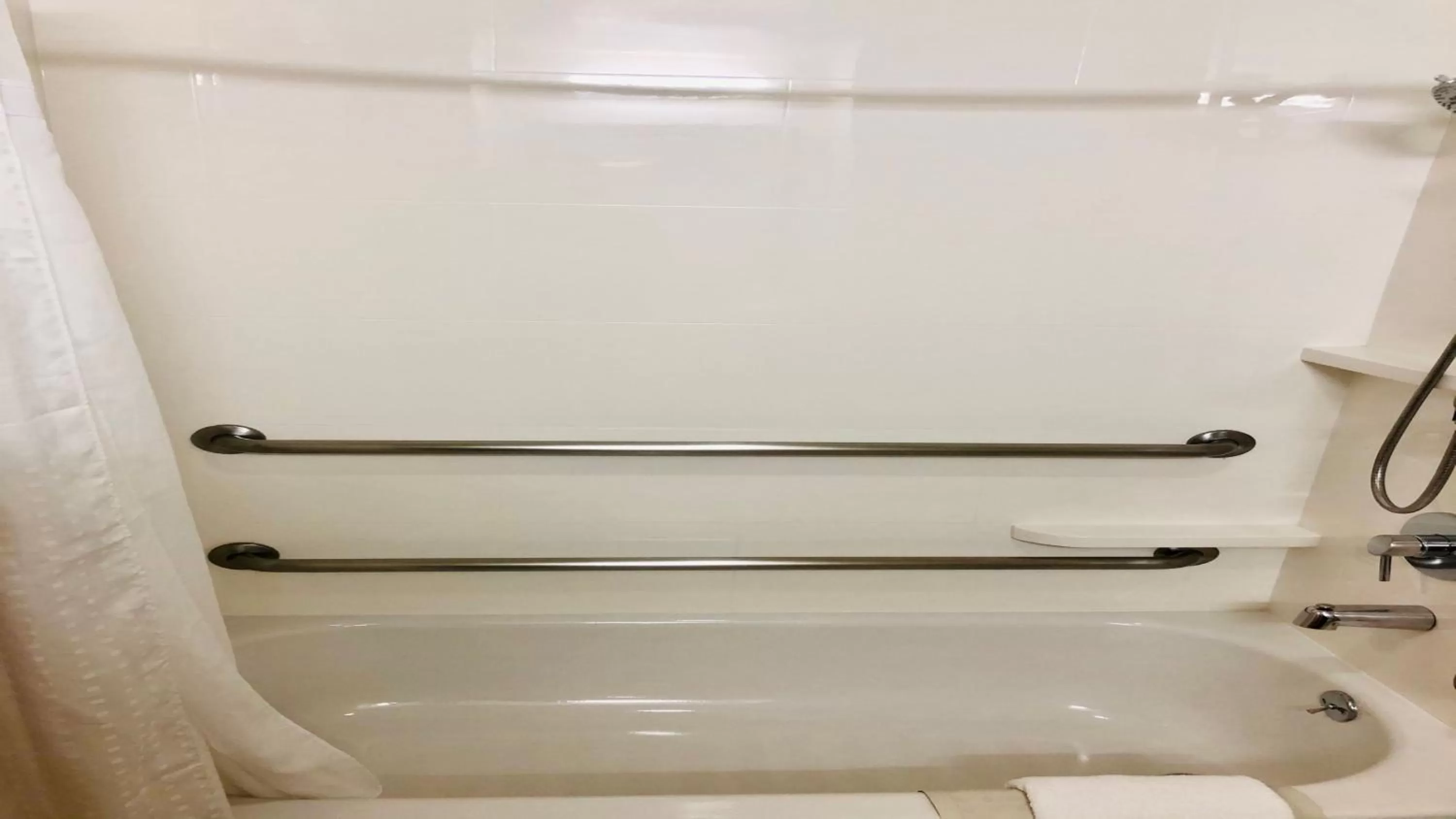 Facility for disabled guests in Holiday Inn Express Berkeley by IHG