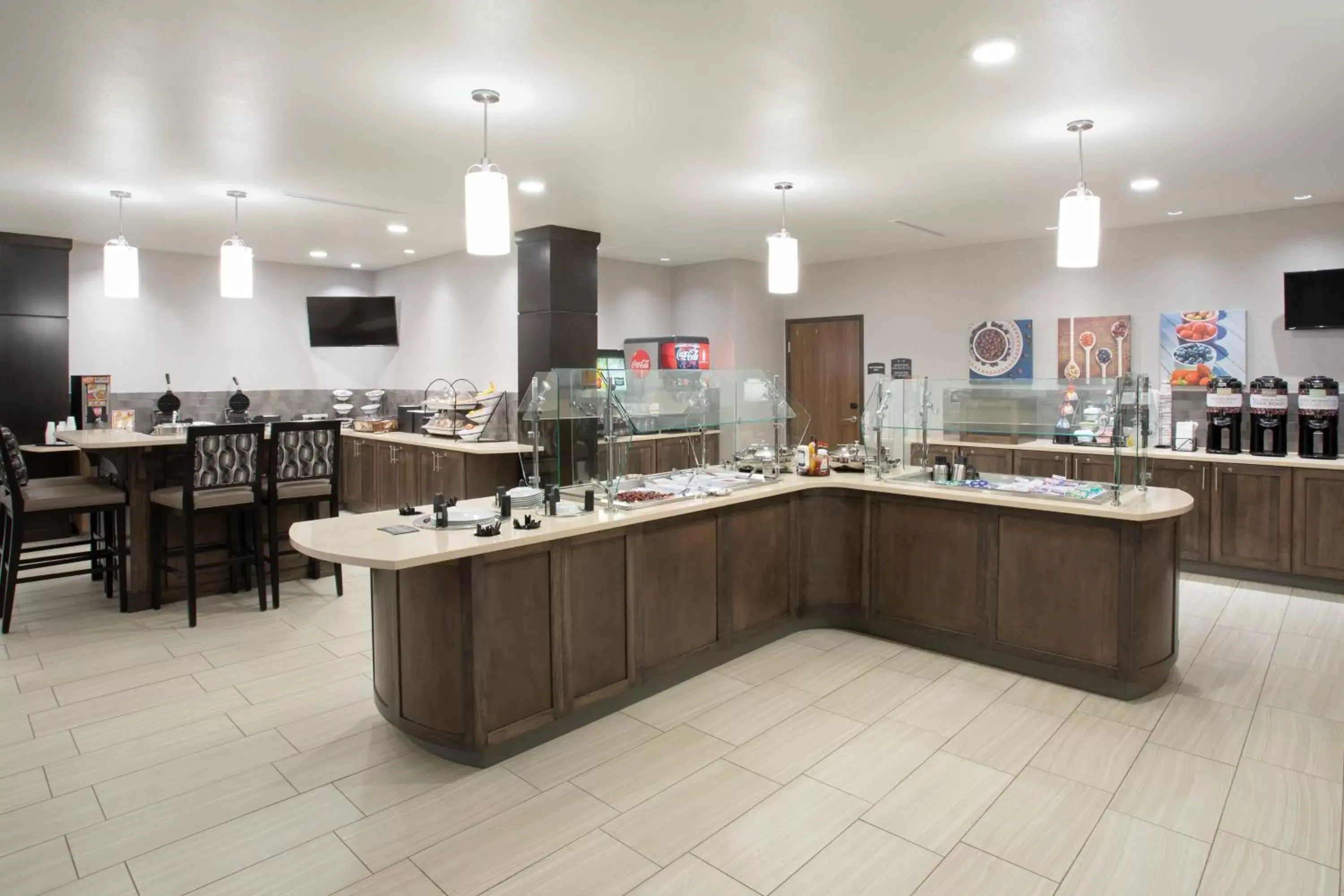 Breakfast, Restaurant/Places to Eat in Staybridge Suites Rapid City - Rushmore, an IHG Hotel