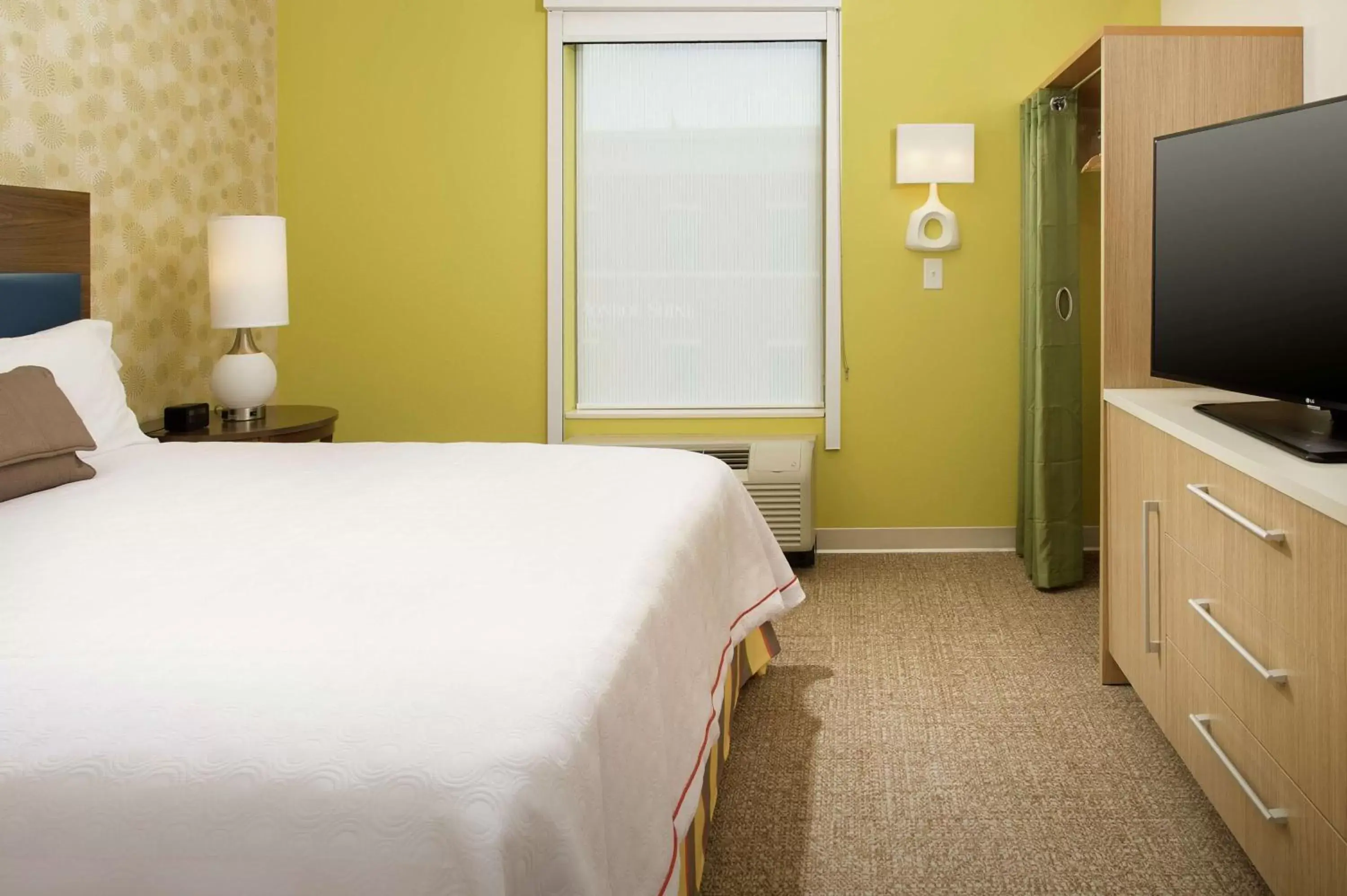 Bedroom, Bed in Home2 Suites by Hilton Louisville East Hurstbourne