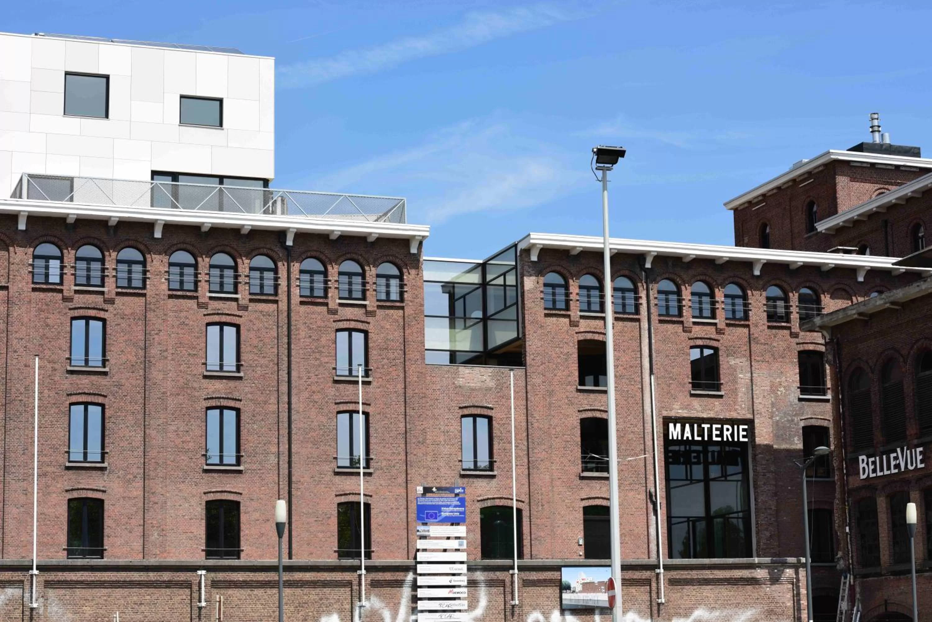 Property building in Hôtel Belvue