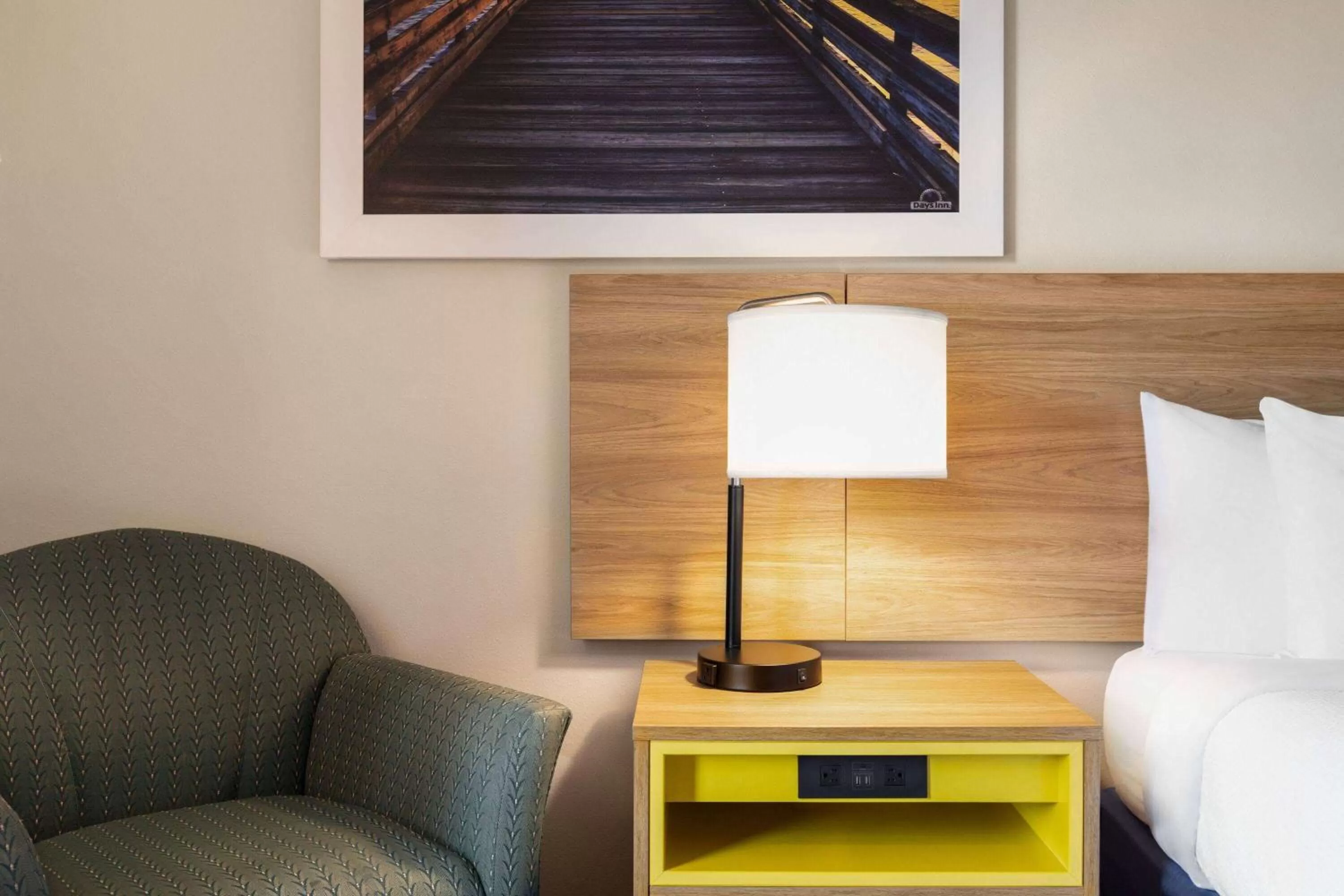 Photo of the whole room, Bed in Days Inn by Wyndham Shallotte