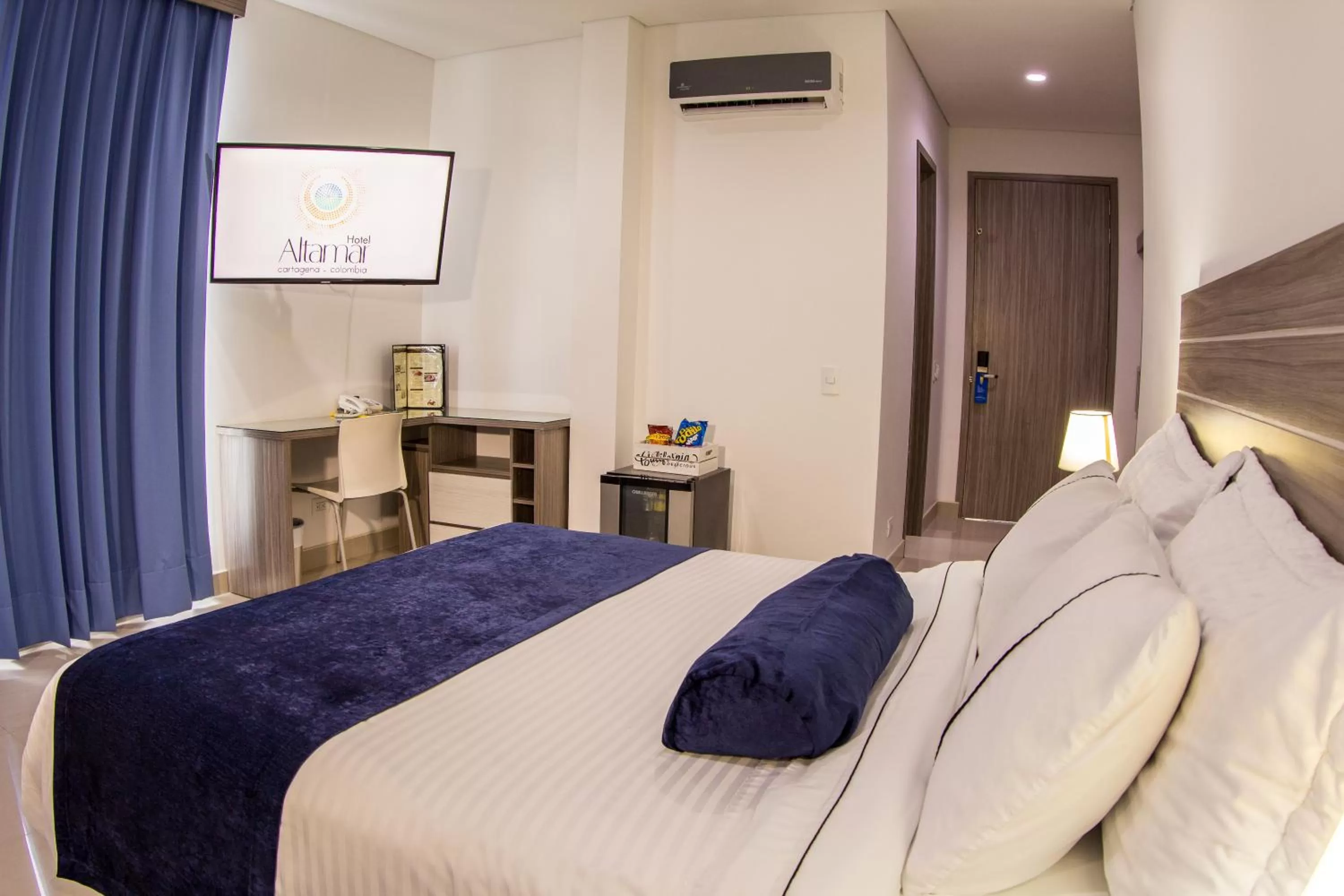 Photo of the whole room, Bed in Hotel Altamar Cartagena