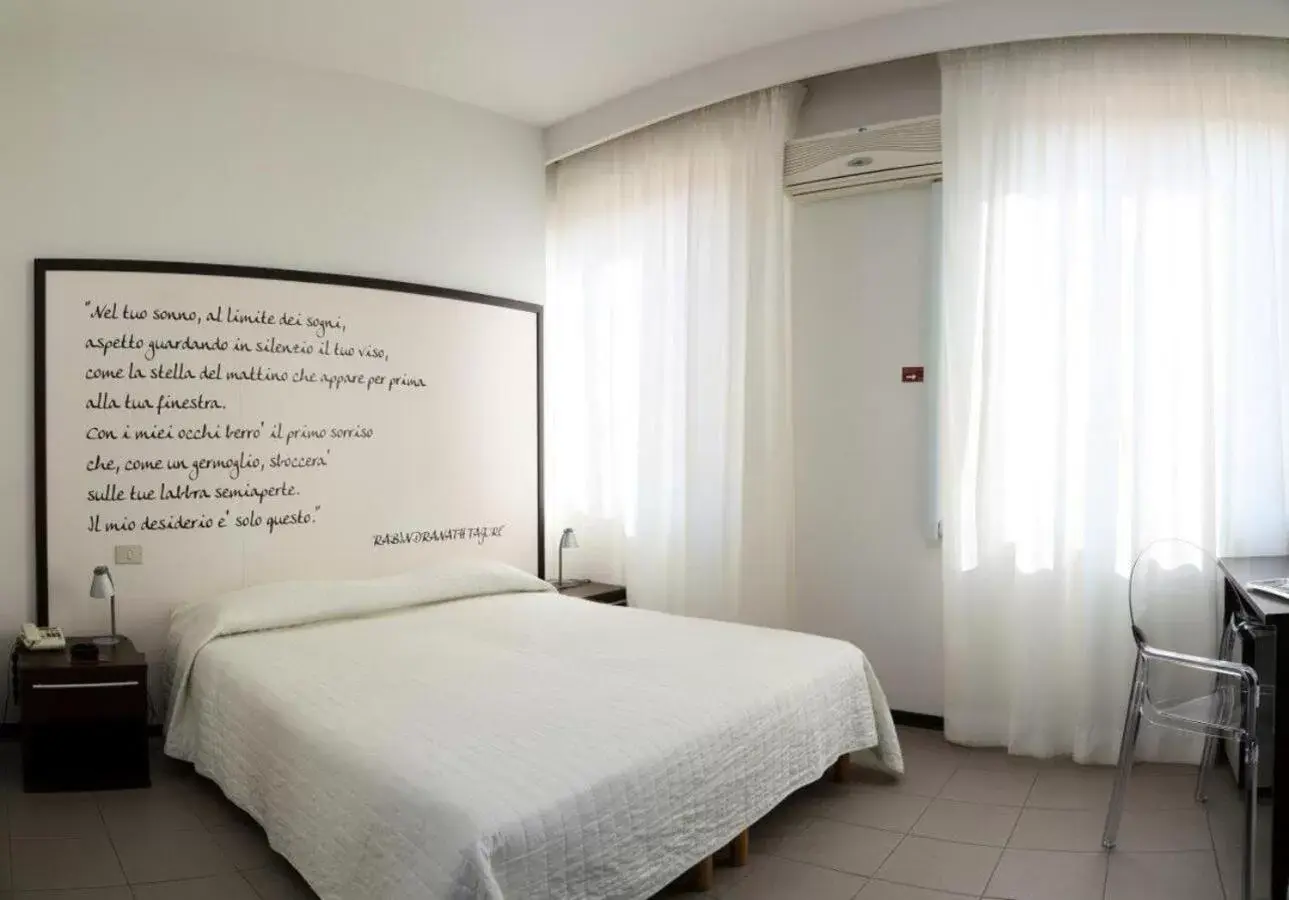 Bedroom, Bed in Hotel Solarium
