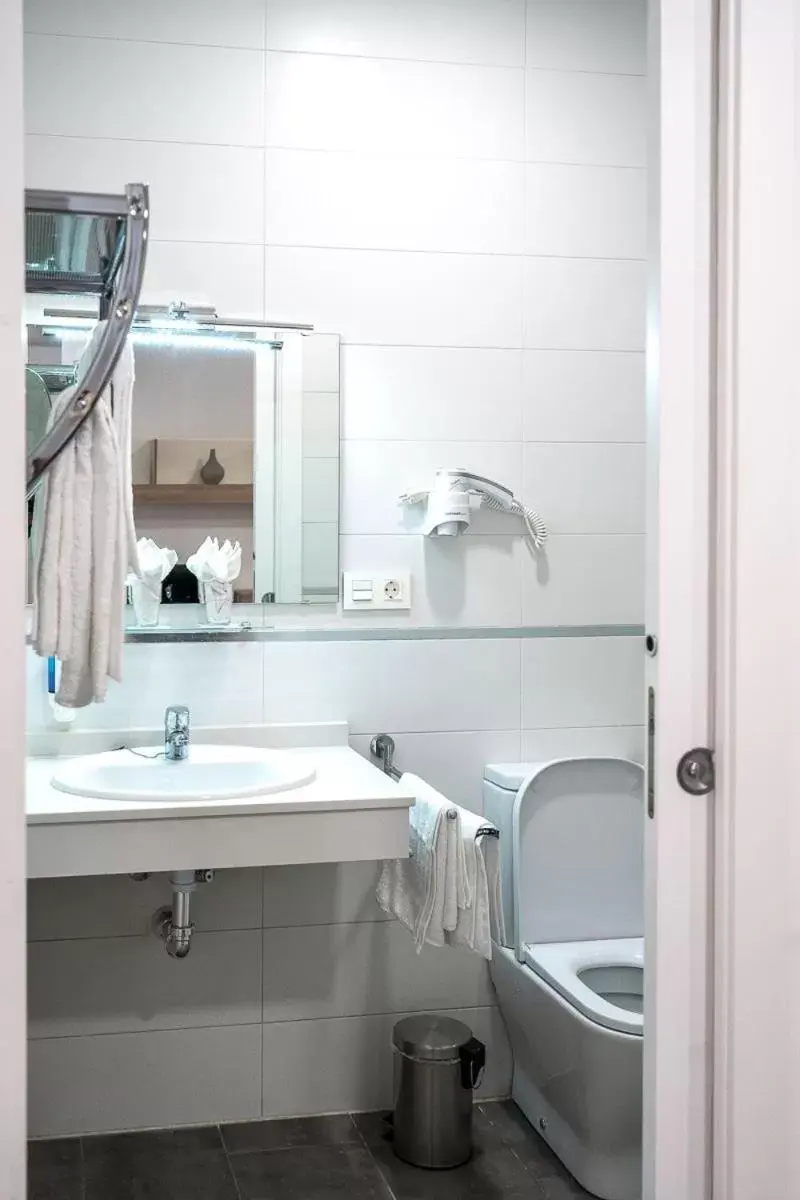Bathroom in Apartamentos La Laguna