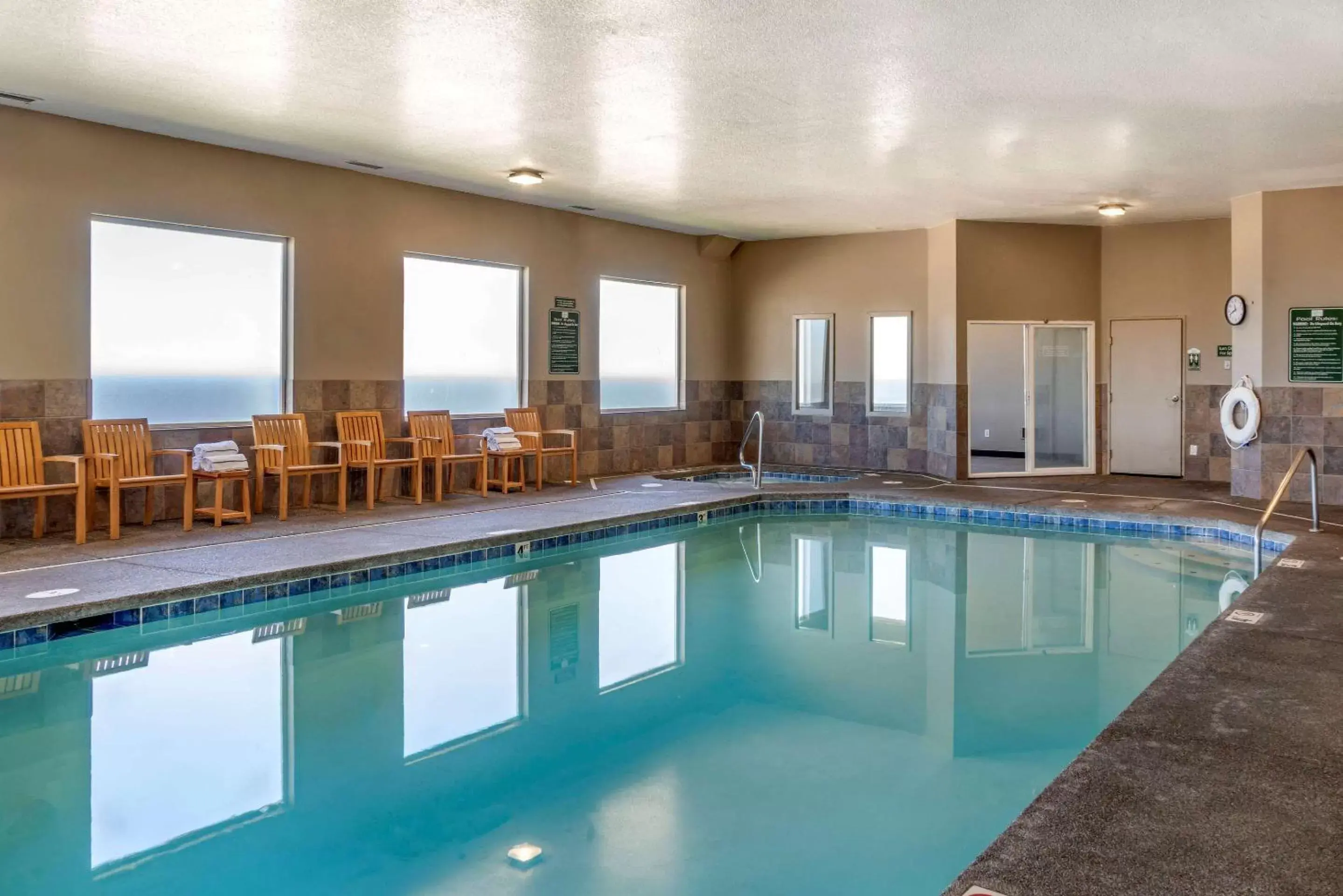 Activities, Swimming Pool in Elizabeth Oceanfront Suites, Ascend Hotel Collection