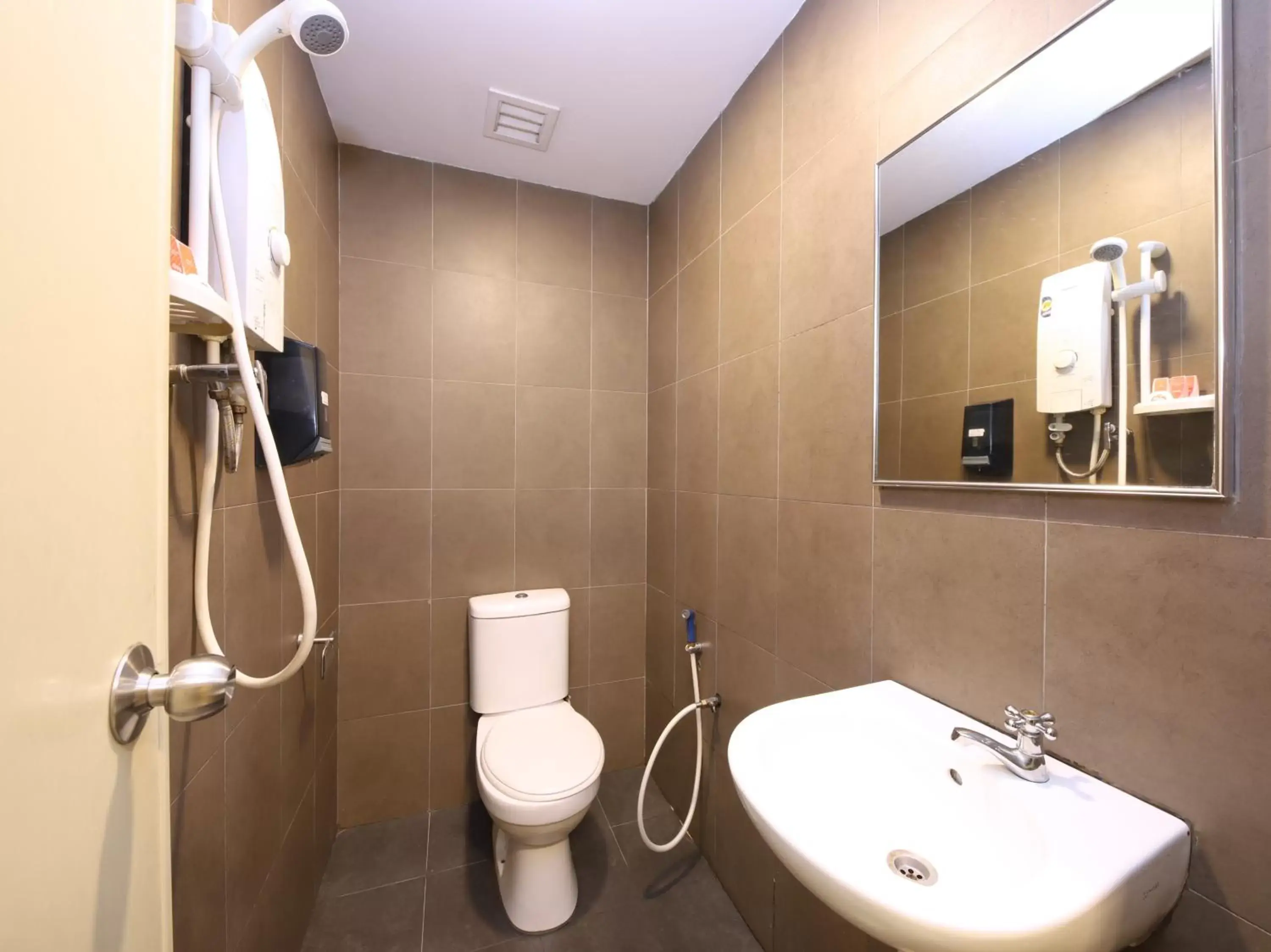 Bathroom in The Fern Lodge Hotel