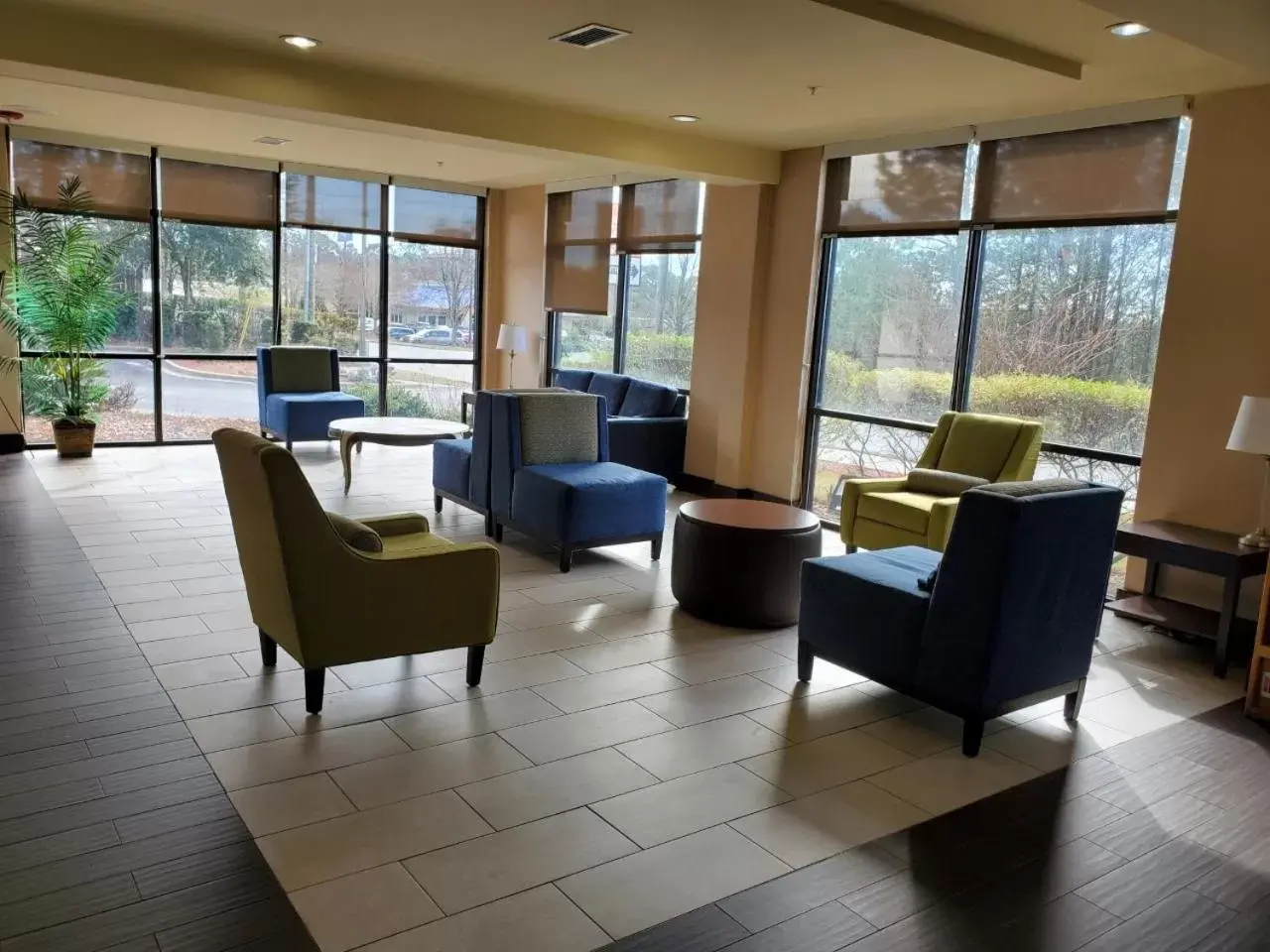 Lobby or reception in Comfort Suites Columbia Northeast - Fort Jackson