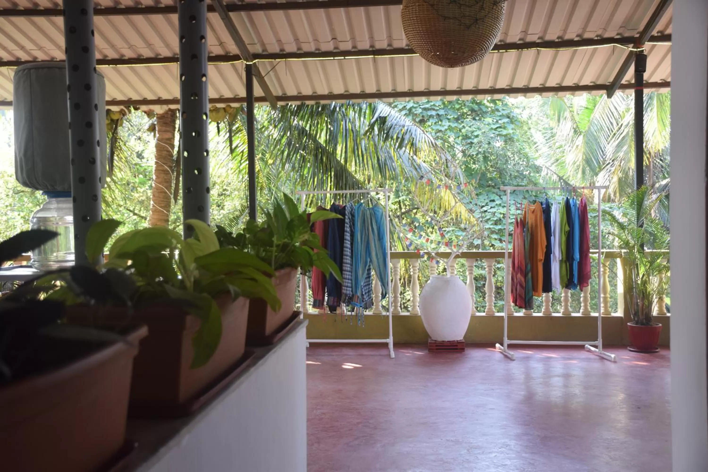 Balcony/Terrace in LaligurasVilla Beachside Escape - 100m to Beach