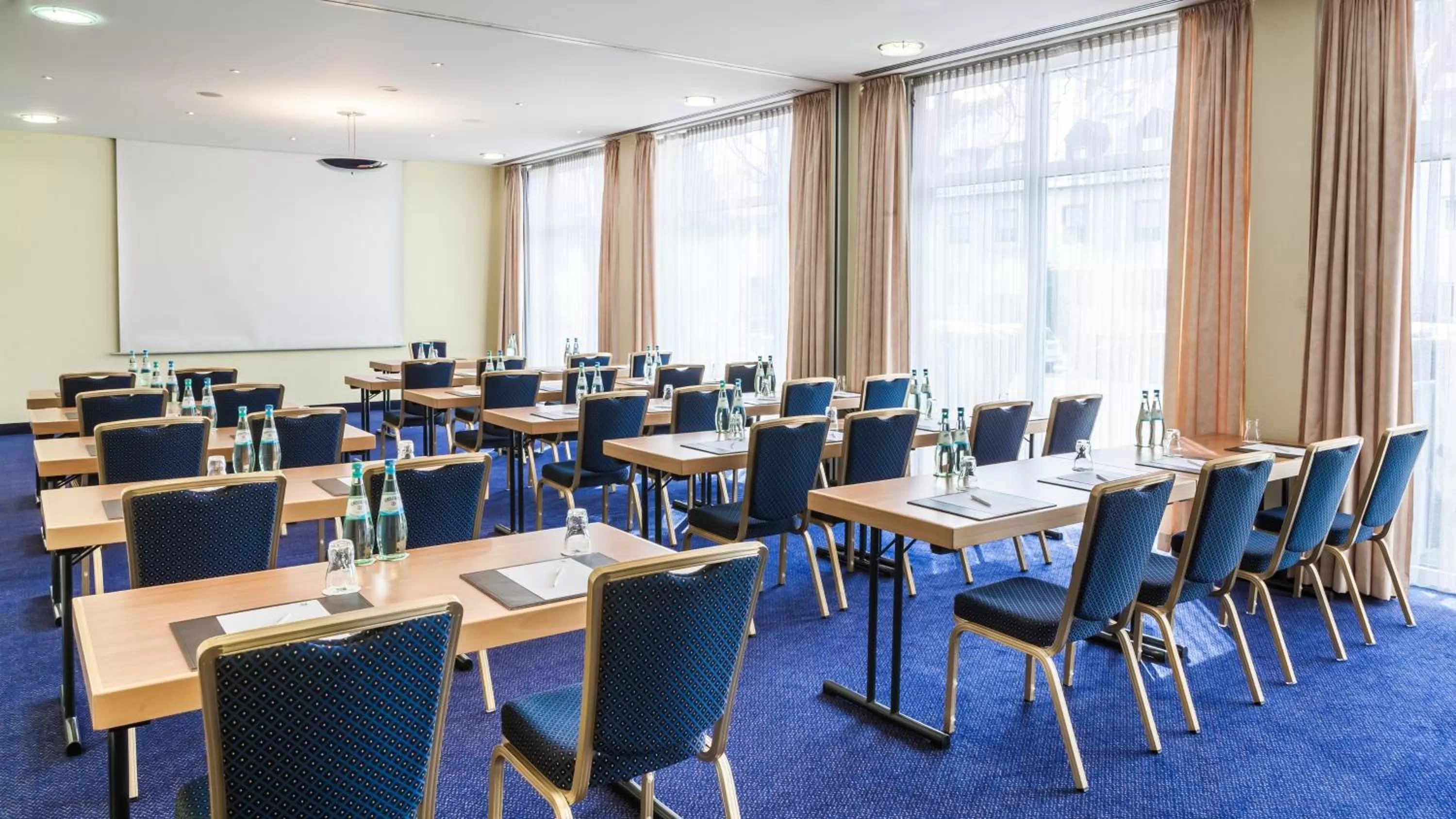 Meeting/conference room in Holiday Inn Munich - South by IHG